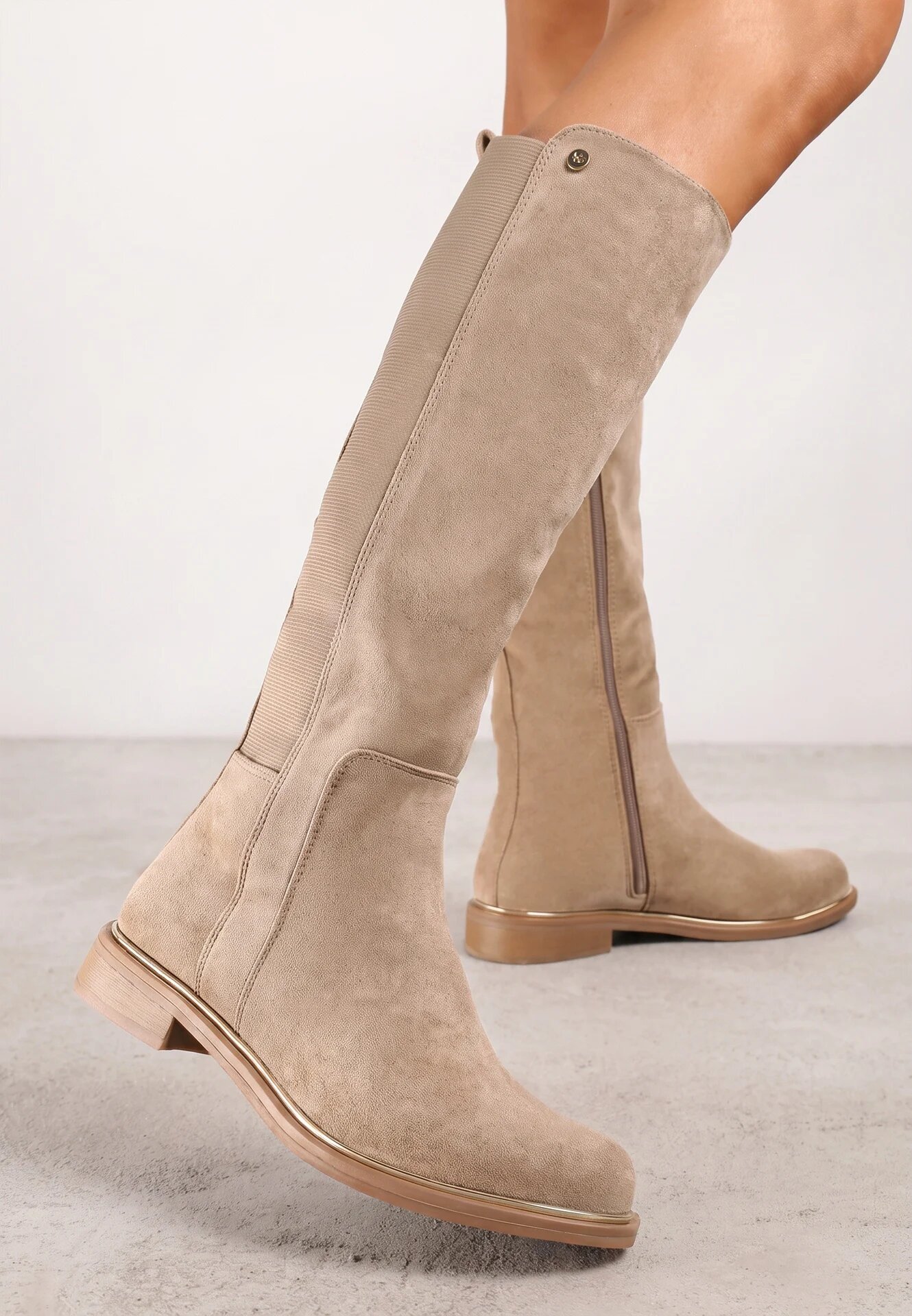  Cizme Bej din Ecosuede pe Talpă Plată Stil Ofițeresc cu Elastic Ansista