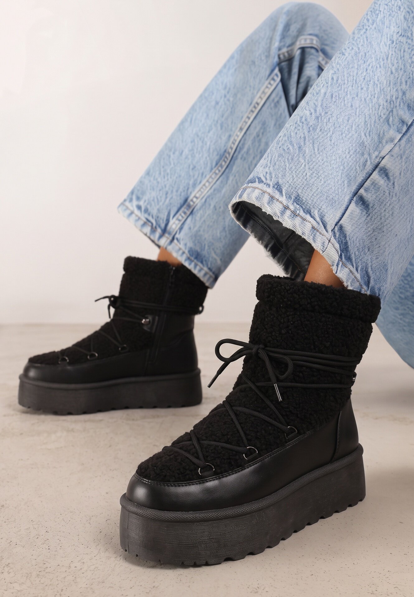  Cizme de zăpadă Negre Cu șireturi Vices Cu platformă Cu blană Ravorelle