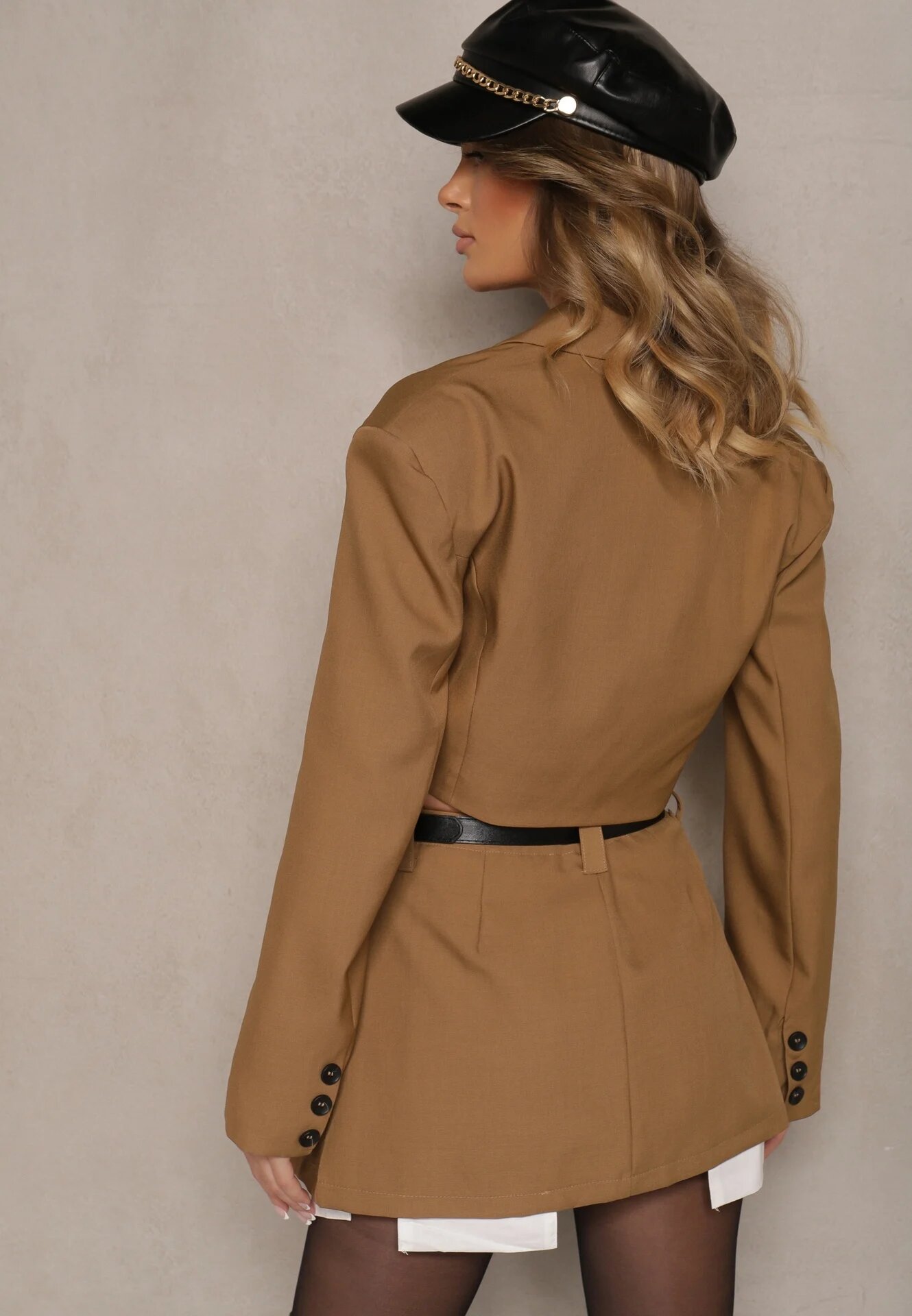  Compleu tip costum Fustă-Pantaloni scurți și Sacou Tip Crop cu Centură Maro deschis Sarivia