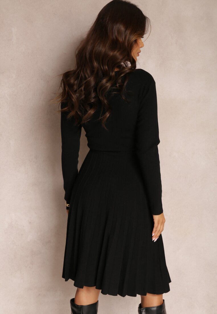 cozy Rochie negră tricotată cu legătură și cu fusta plisată Phelleira