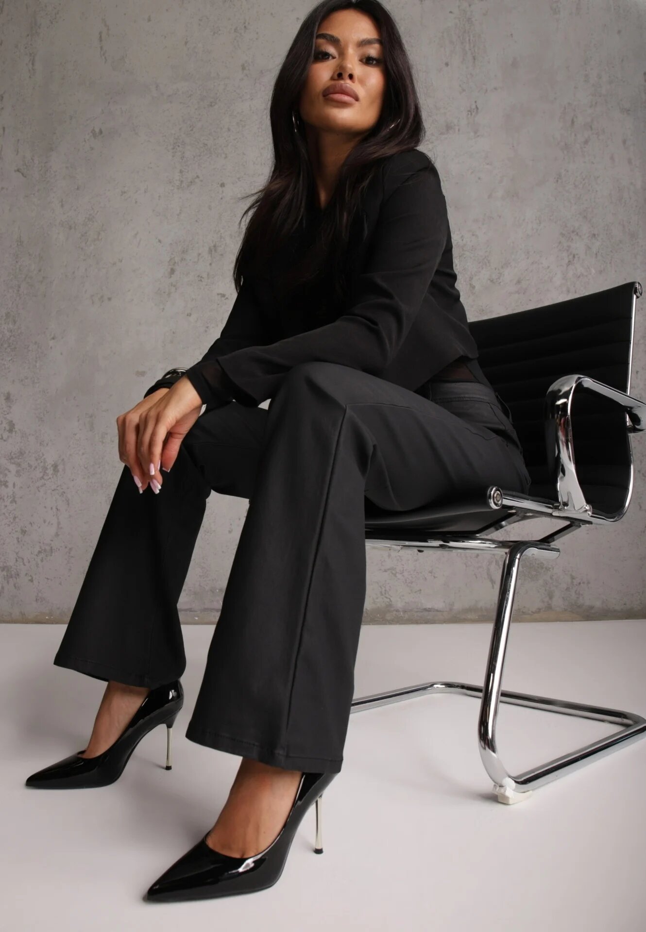 daysie Blugi Flare Standard Waist Cerate cu efect Push Up și ușoară căptușeală Tapara Negri
