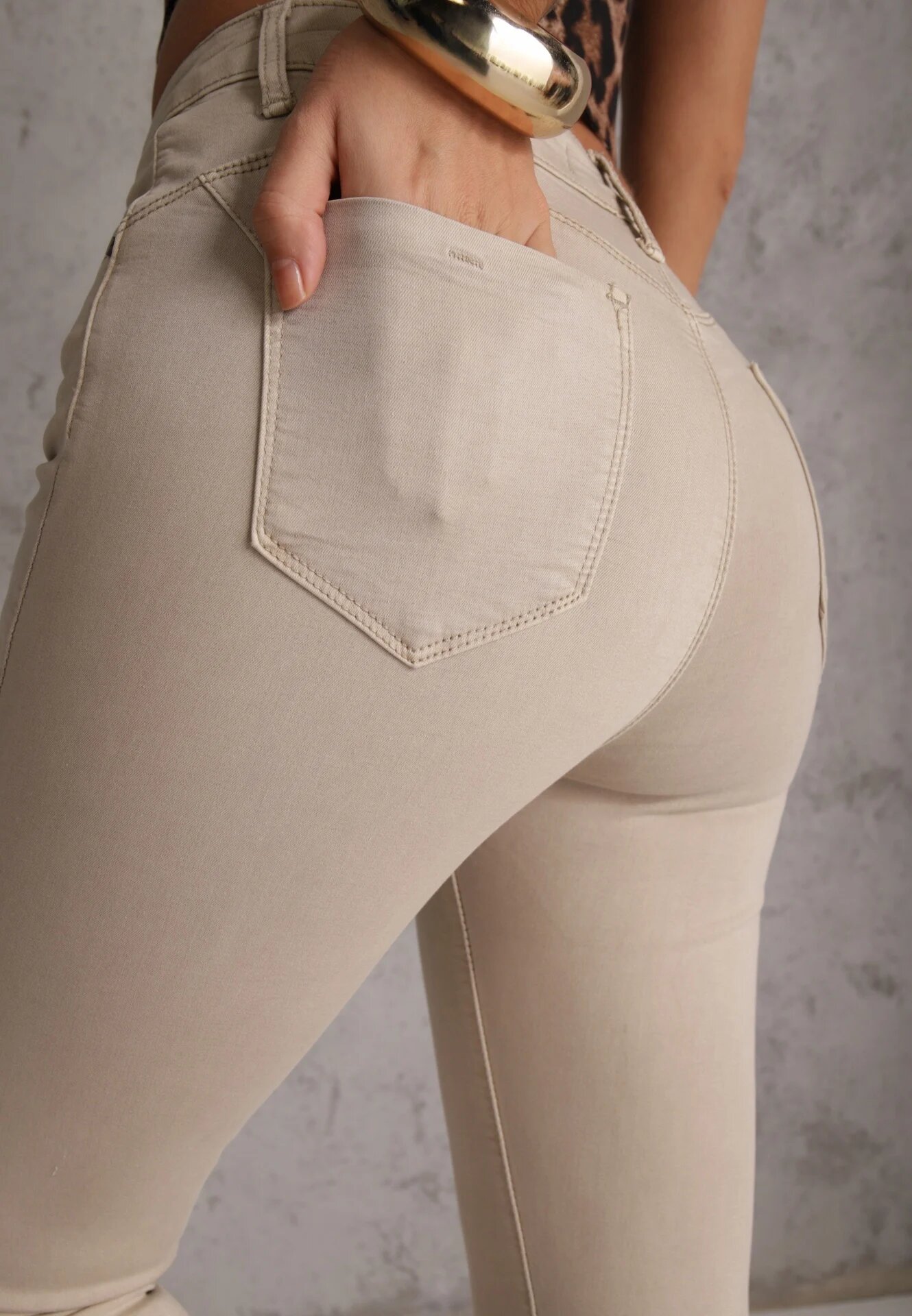 daysie Pantaloni Bej Skinny cu talie înaltă și eșarfă decorativă Hyadia