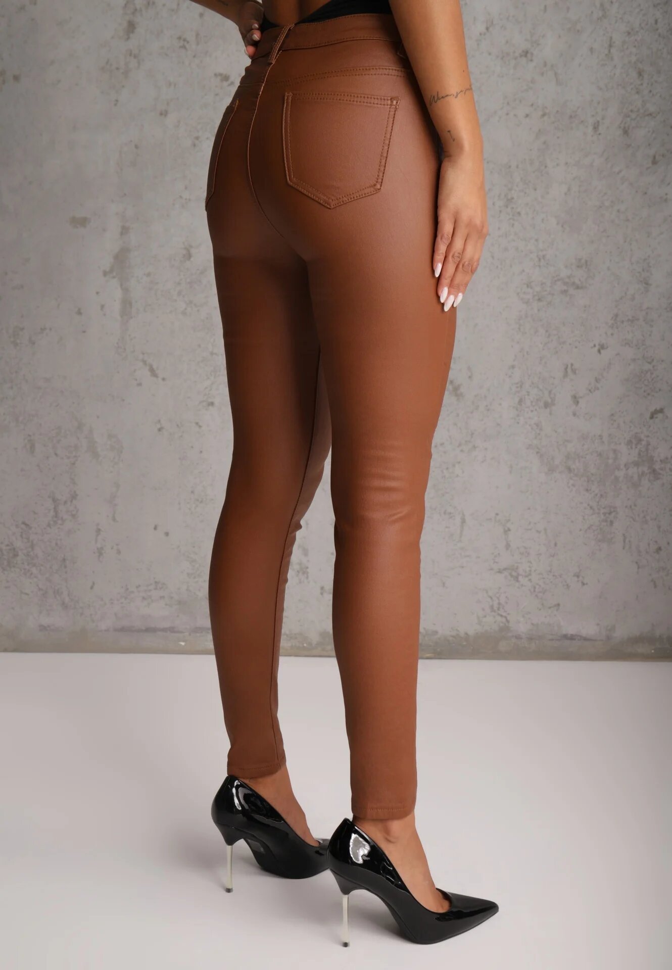 daysie Pantaloni skinny Maro deschis din piele ecologică Zejomi