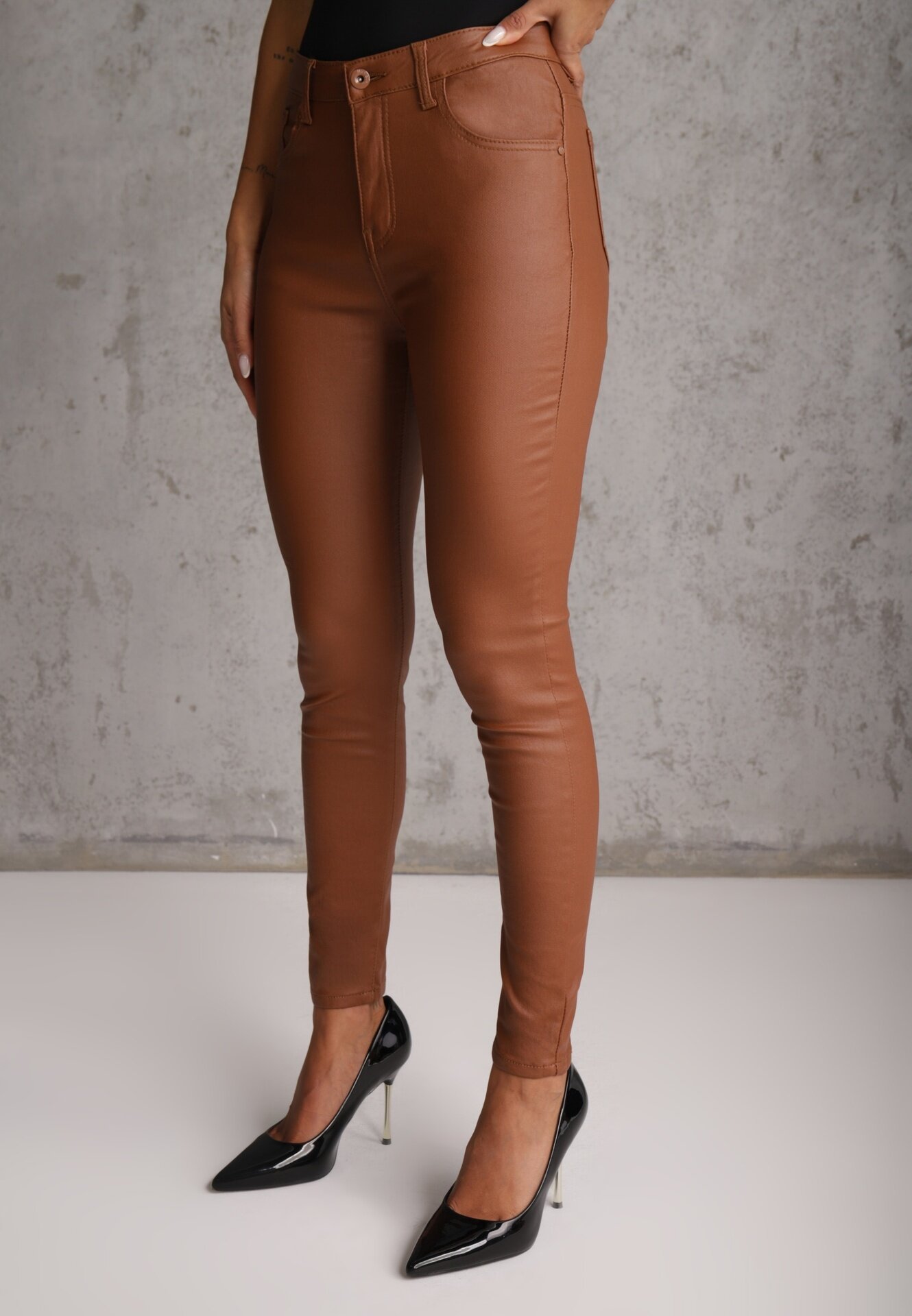 daysie Pantaloni skinny Maro deschis din piele ecologică Zejomi