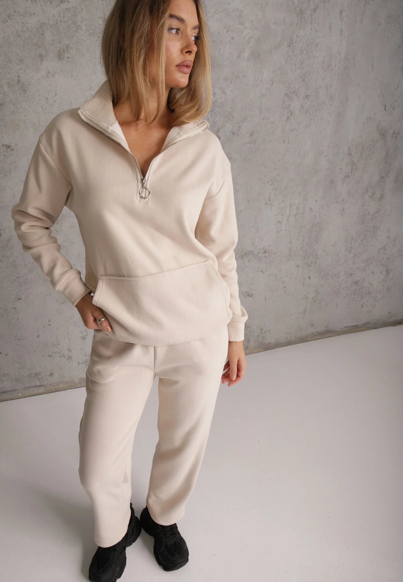 defox Compleu de trening Bej din polar Bluză cu fermoar scurt și Pantaloni jogger Hypamena