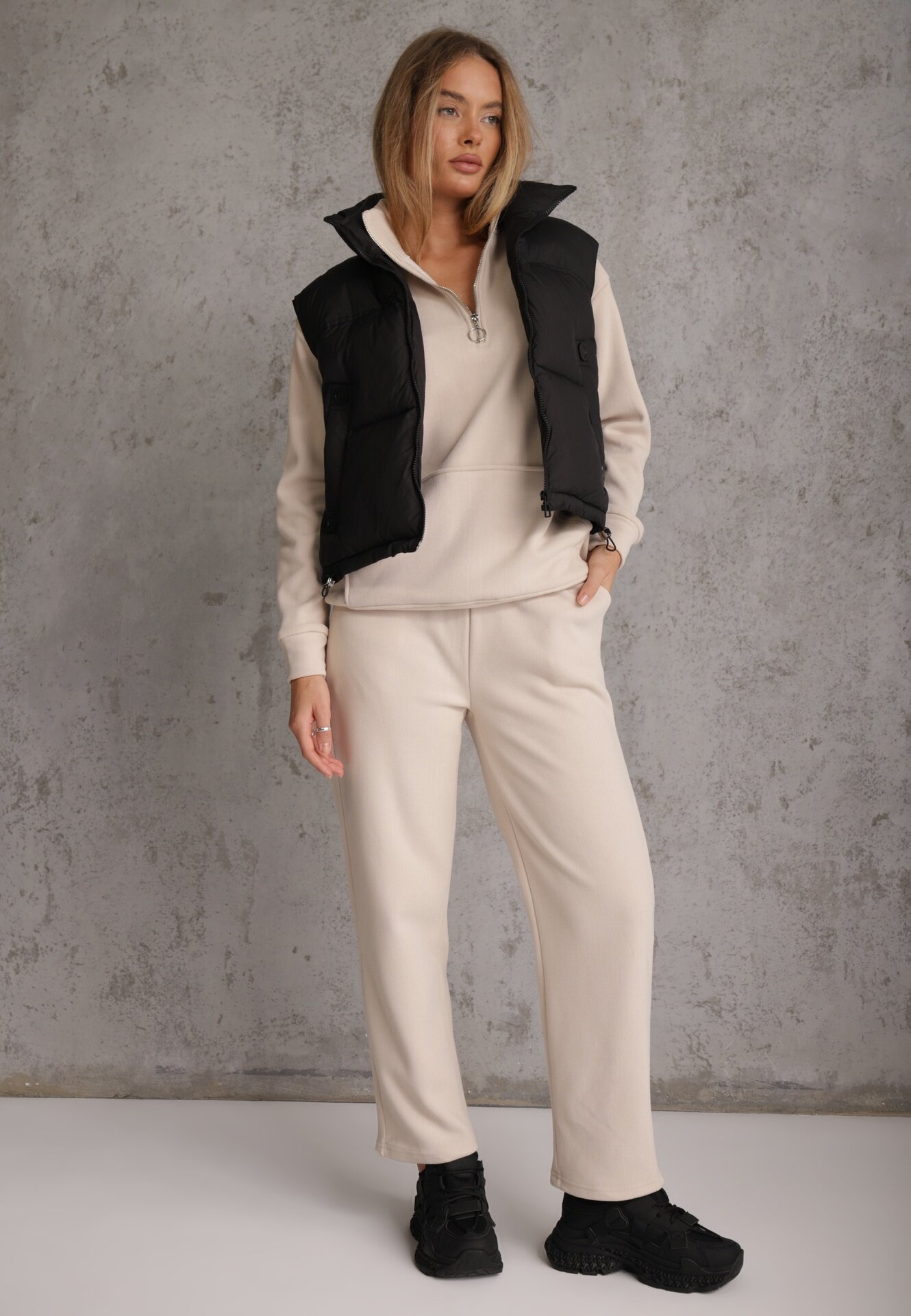 defox Compleu de trening Bej din polar Bluză cu fermoar scurt și Pantaloni jogger Hypamena