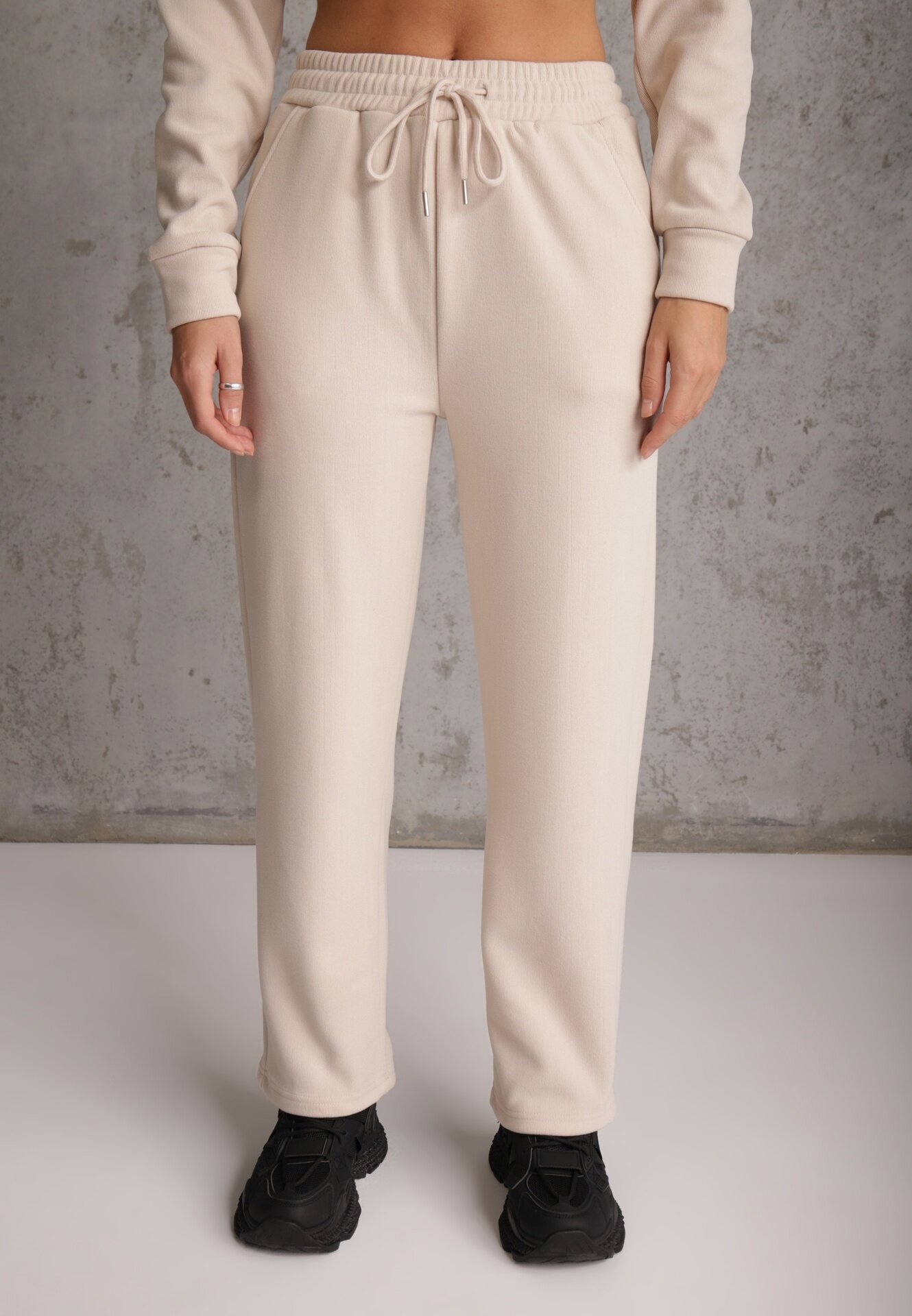 defox Compleu de trening Bej din polar Bluză cu fermoar scurt și Pantaloni jogger Hypamena