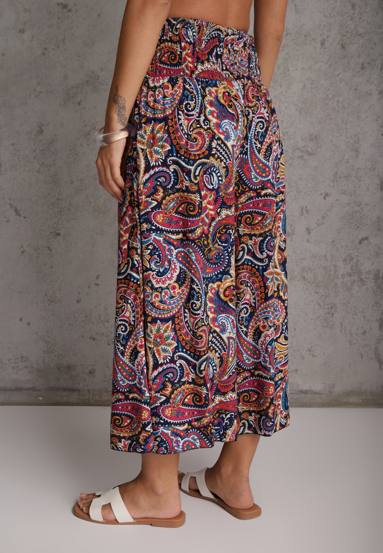 defox Pantaloni Culottes Bleumarin din Țesătură de Bumbac Decorate cu Model Paisley Gwinamas