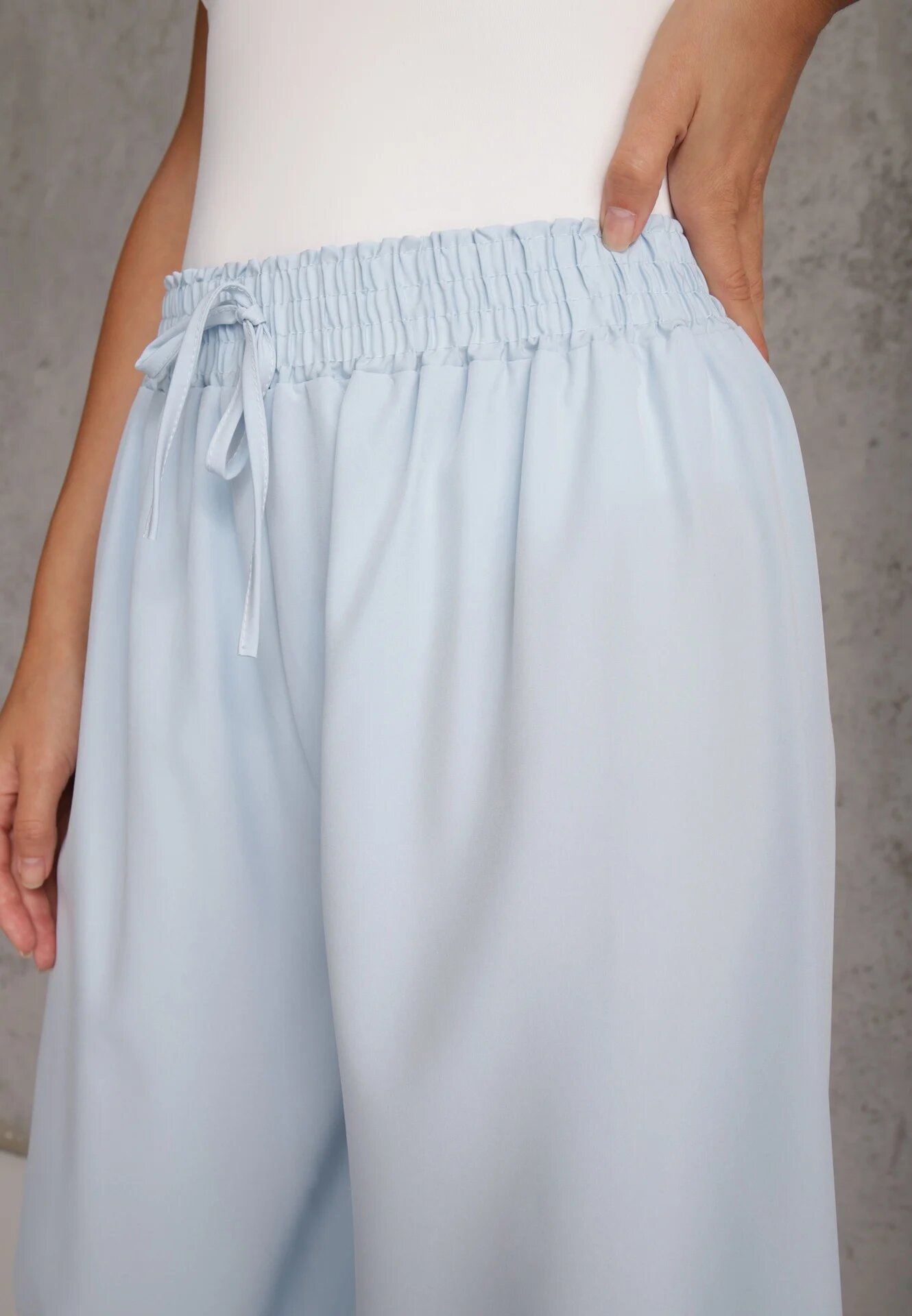defox Pantaloni High Waist Albastru deschis cu croială largă din Viscoză cu elastic în talie Crisantas