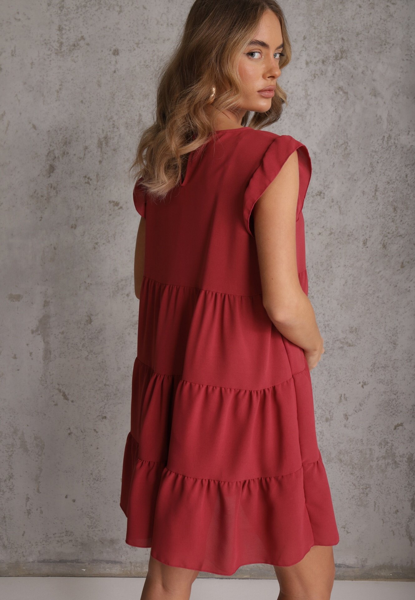 defox Rochie roz închis cu Mânecă Scurtă și Volane Decorative cu Croi Evazat Vetesa