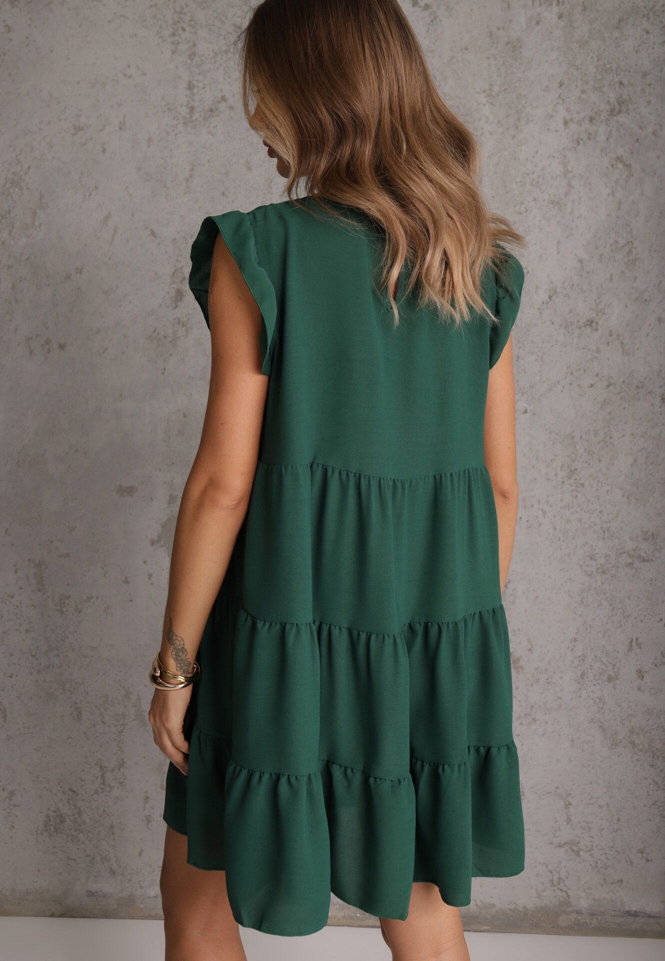 defox Rochie Verde închisă cu mânecă scurtă și volănașe decorative evazată Vetesa