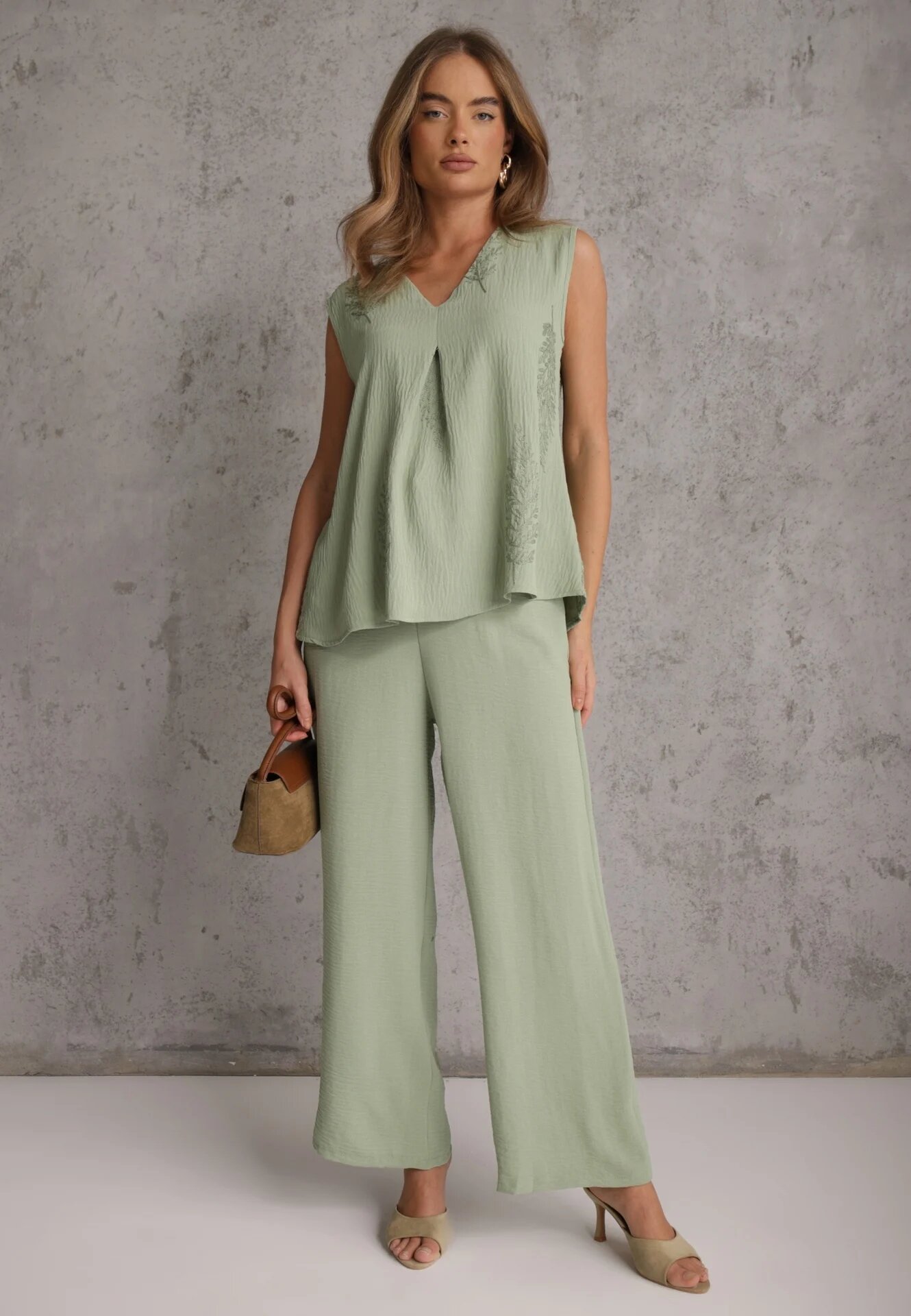defox Set bogat în vâscoză Bluză fără mâneci cu broderie și pantaloni Allore Verde