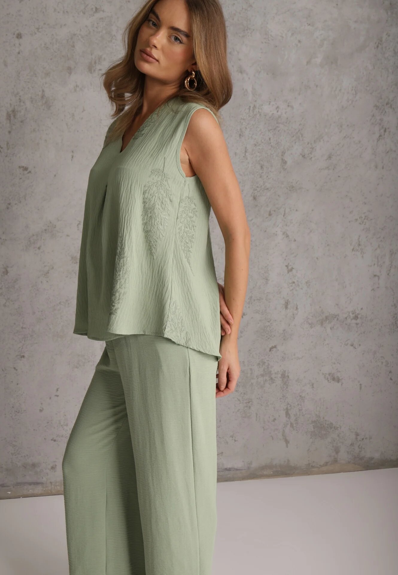 defox Set bogat în vâscoză Bluză fără mâneci cu broderie și pantaloni Allore Verde