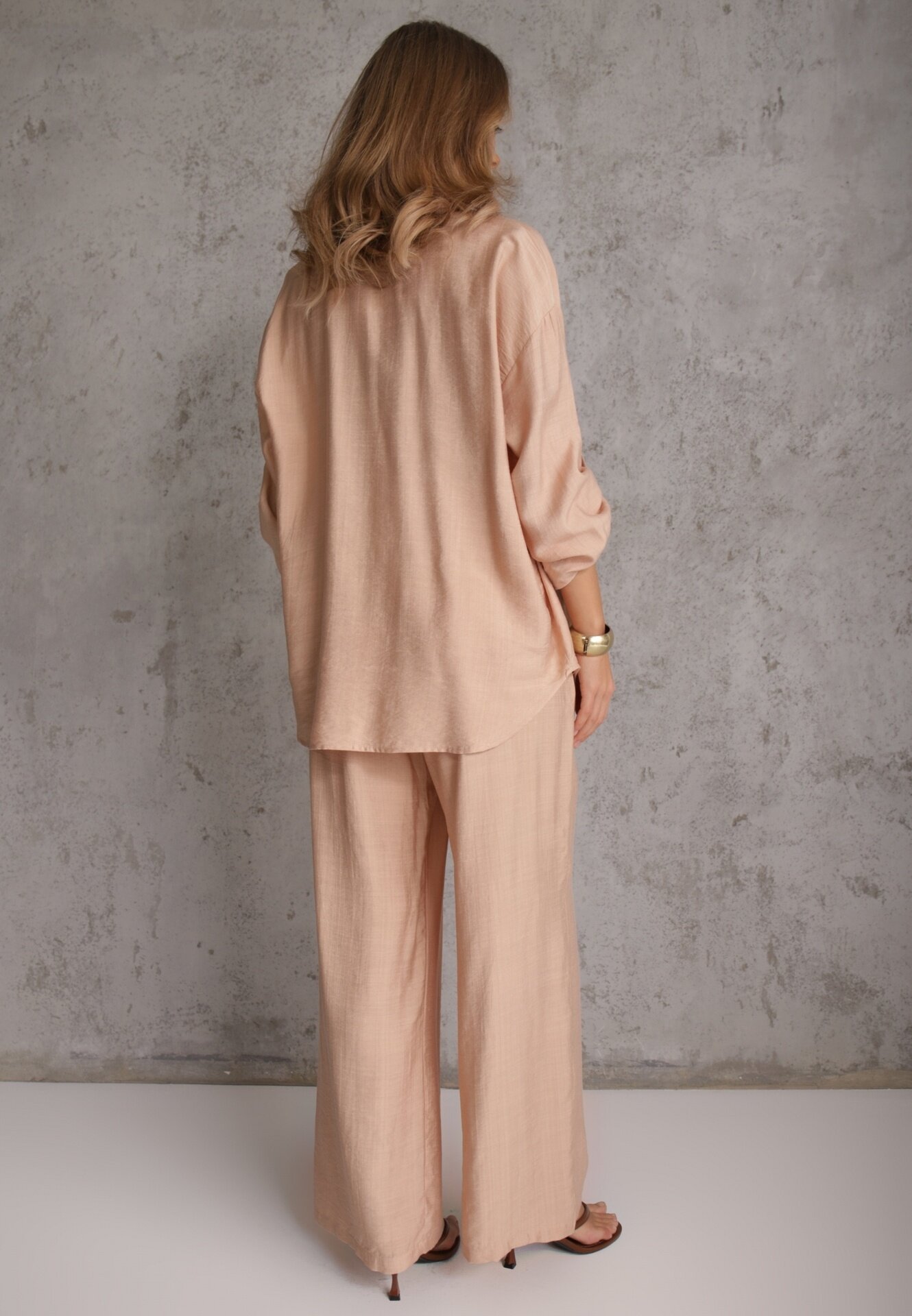 defox Set din viscoză bej cu croială lejeră cu cămașă și pantaloni Sesorilia
