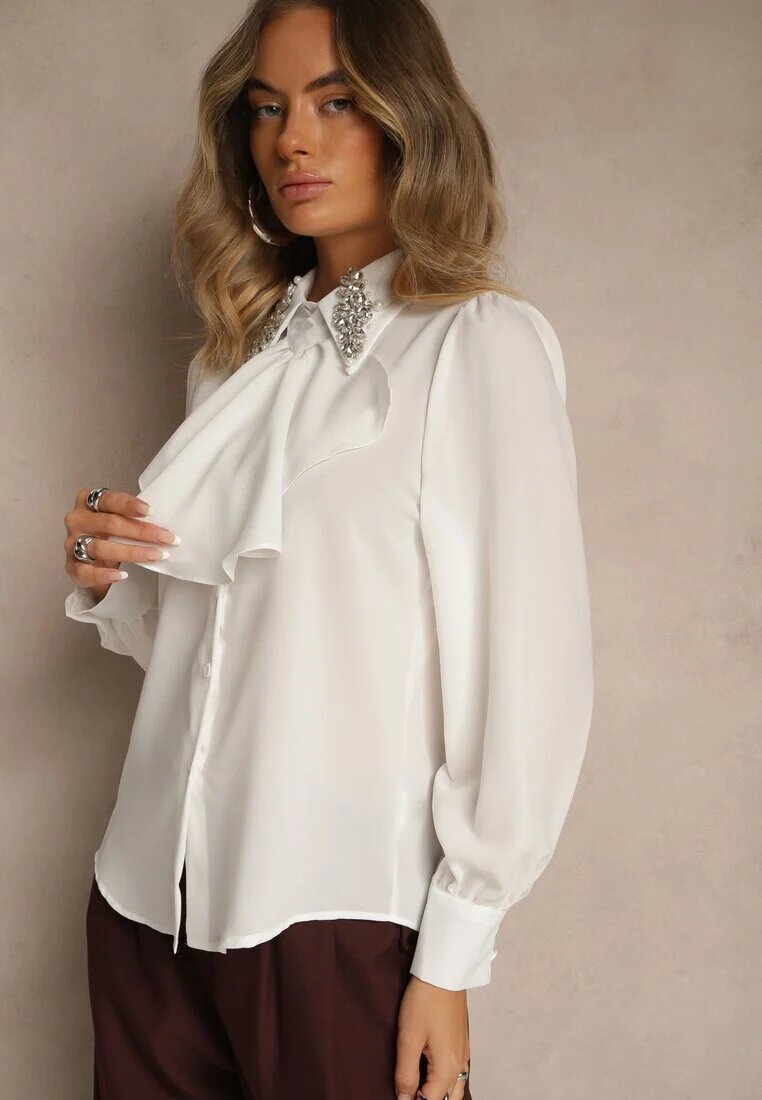 elsa.m by may Cămașă albă cu guler ornamental cu zirconii și volănaș Quelith