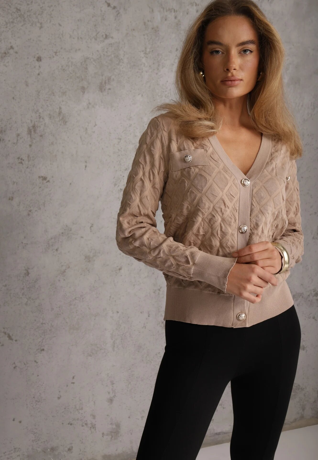 elsa.m by may Cardigan bej cu nasturi decorativi și borduri elastice Zymira