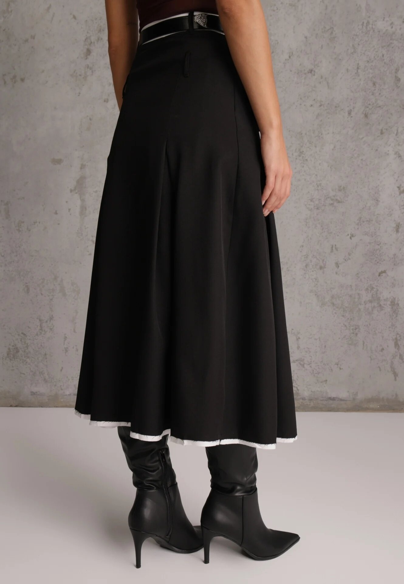 elsa.m by may Fustă Neagră High Waist cu pliuri Finisată cu imitație de buzunare și curea Evilenes