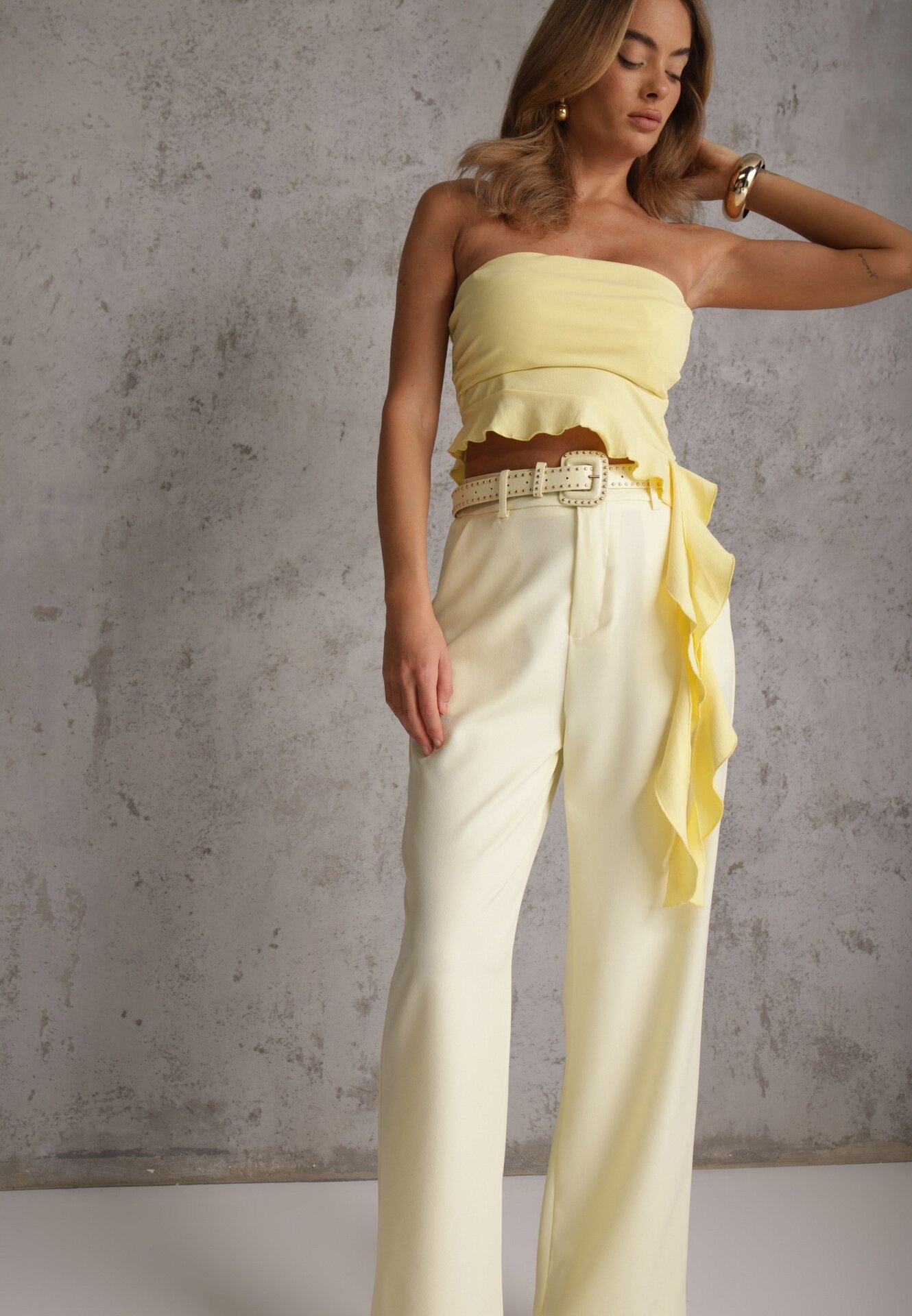 elsa.m by may Pantaloni eleganți cu croială largă și curea decorativă Airia Galbeni