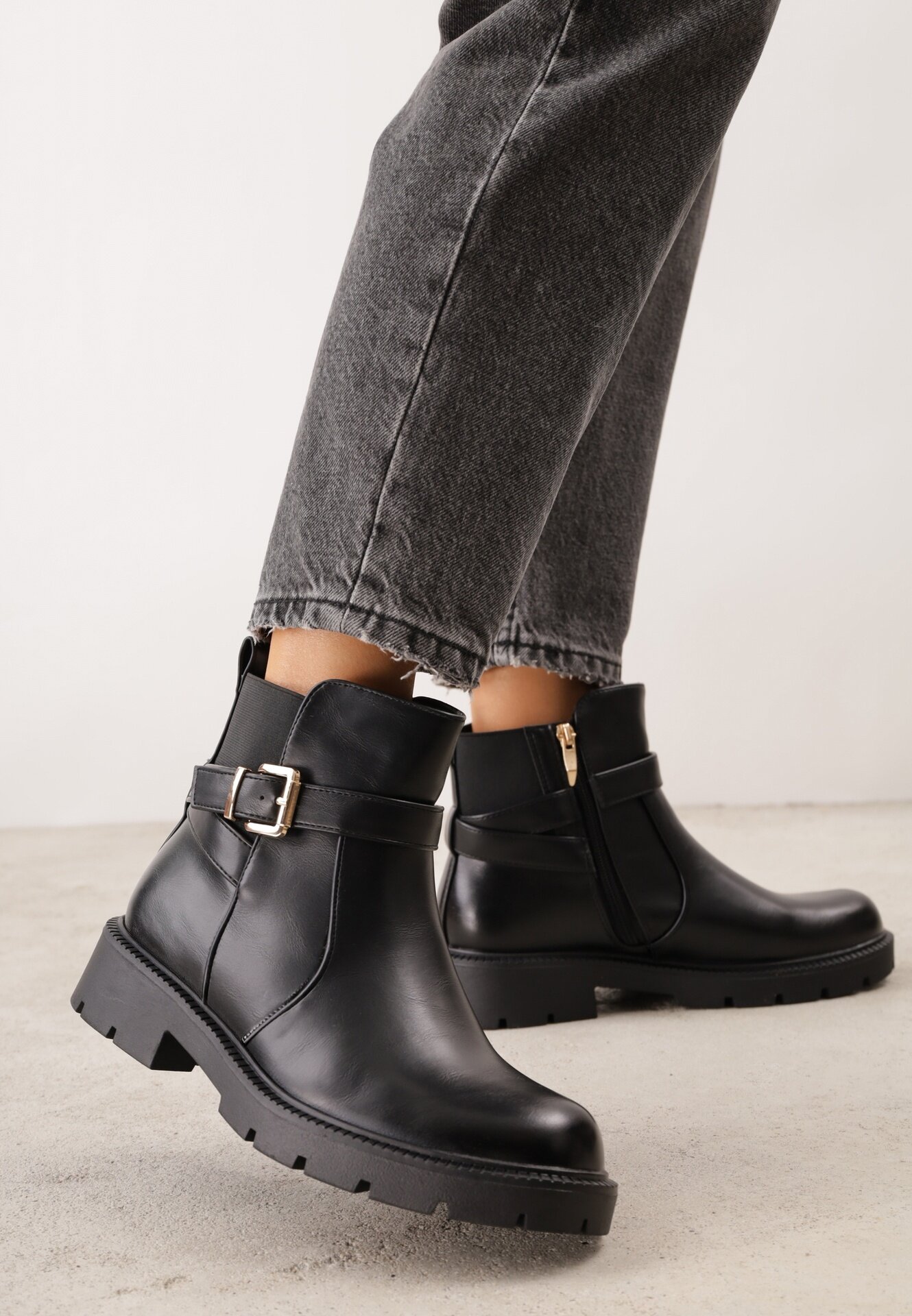 fashion&bella Botine biker cu talpă cu profil și panou elastic decorate cu dungi cu cataramă Serilla Negre