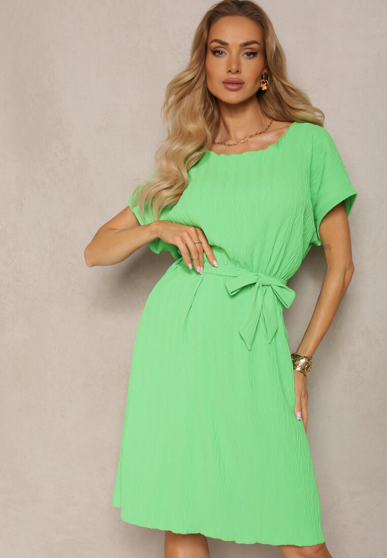 fashion Rochie Verde deschis cu croială tip cutie și curea în talie Tiarina