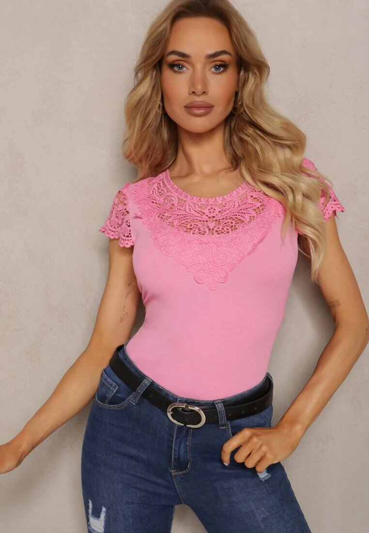 fashion Tricou Roz din Material Reiat cu Mâneci din Dantelă și Decolteu Hlilada