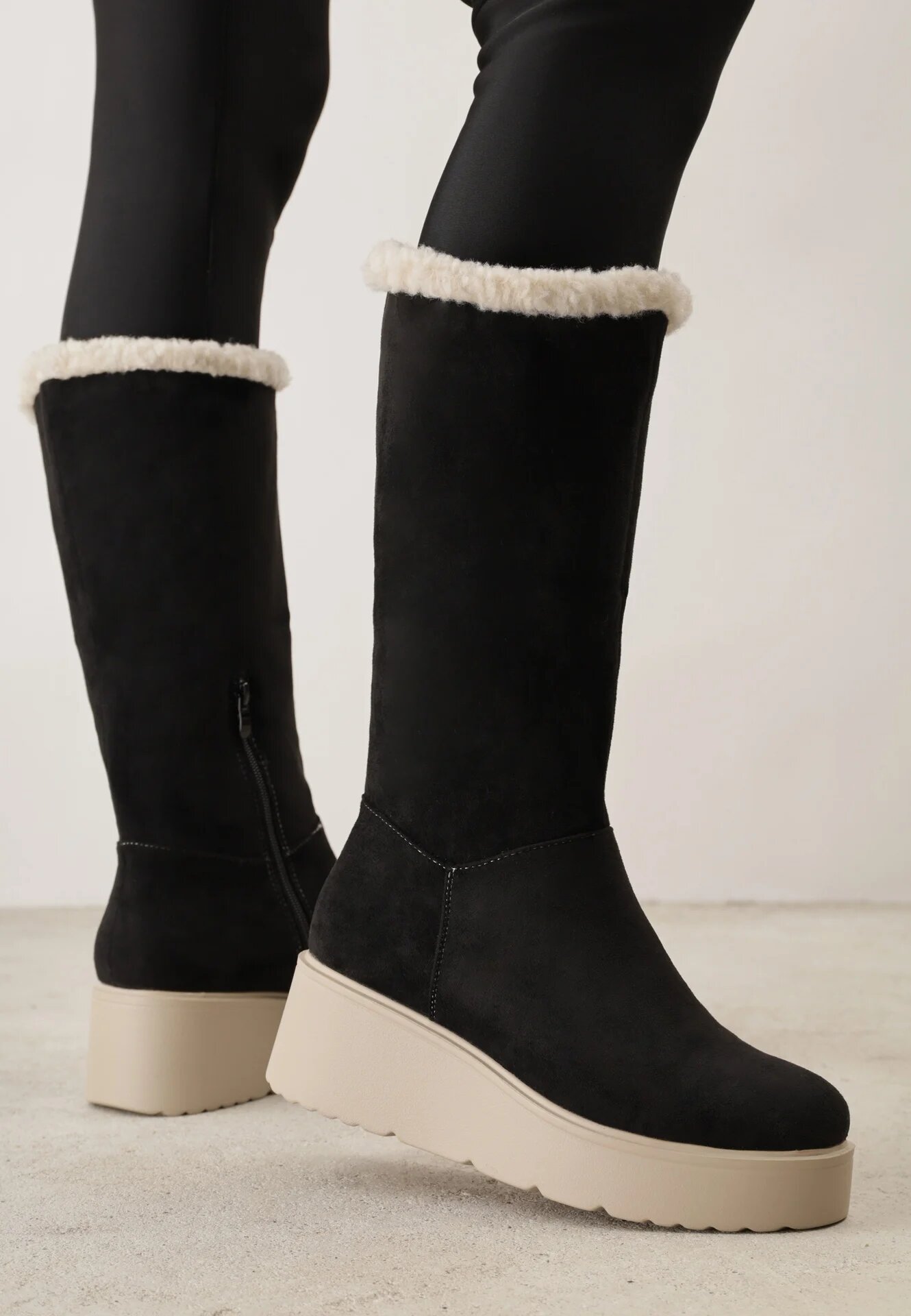  Ghete Negre cu talpă pană decorate cu blăniță în stil de miel Asdora