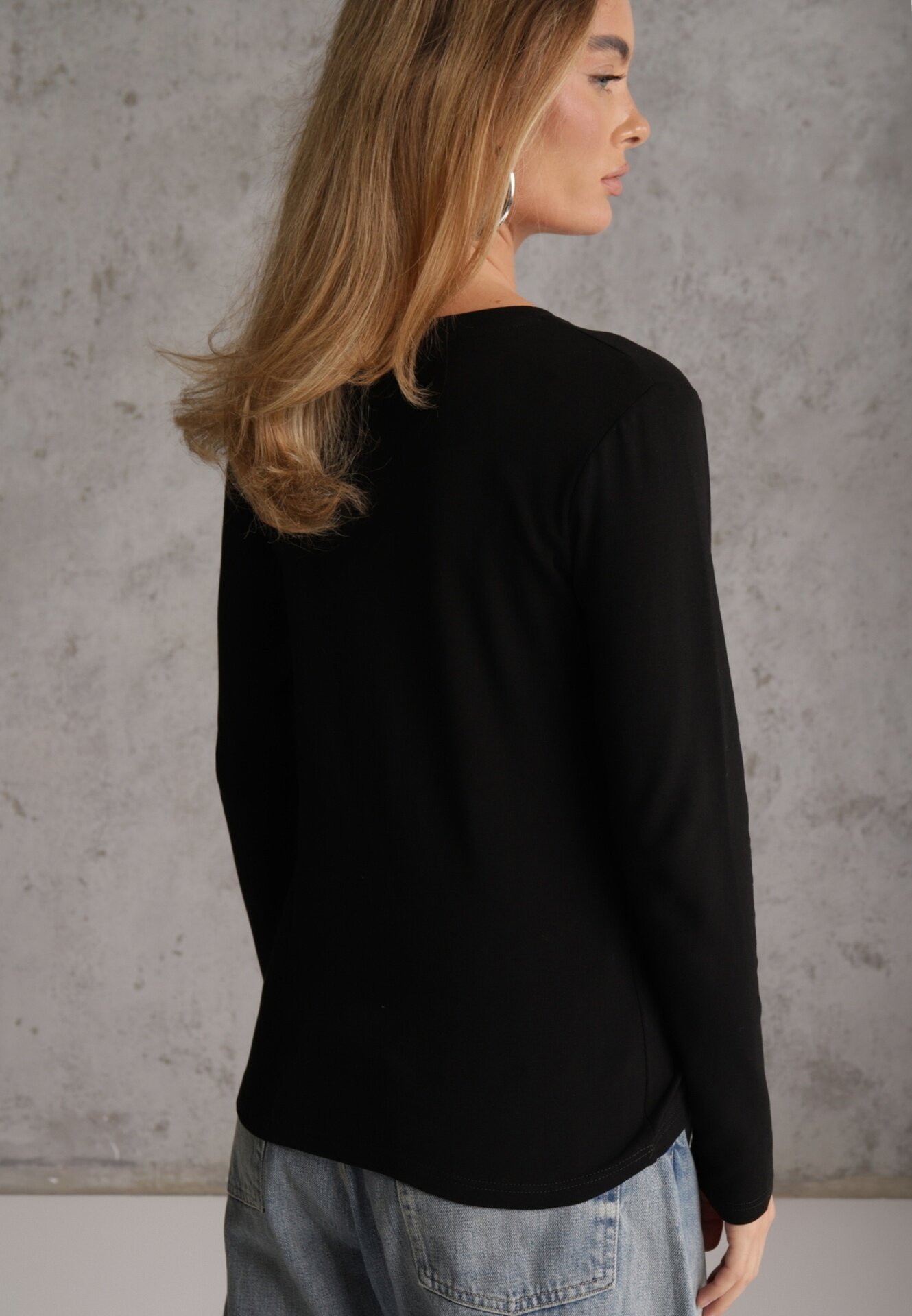 glo-story Bluză Basic cu fason tip longsleeve cu căptușeală ușoară Kuarta Neagră