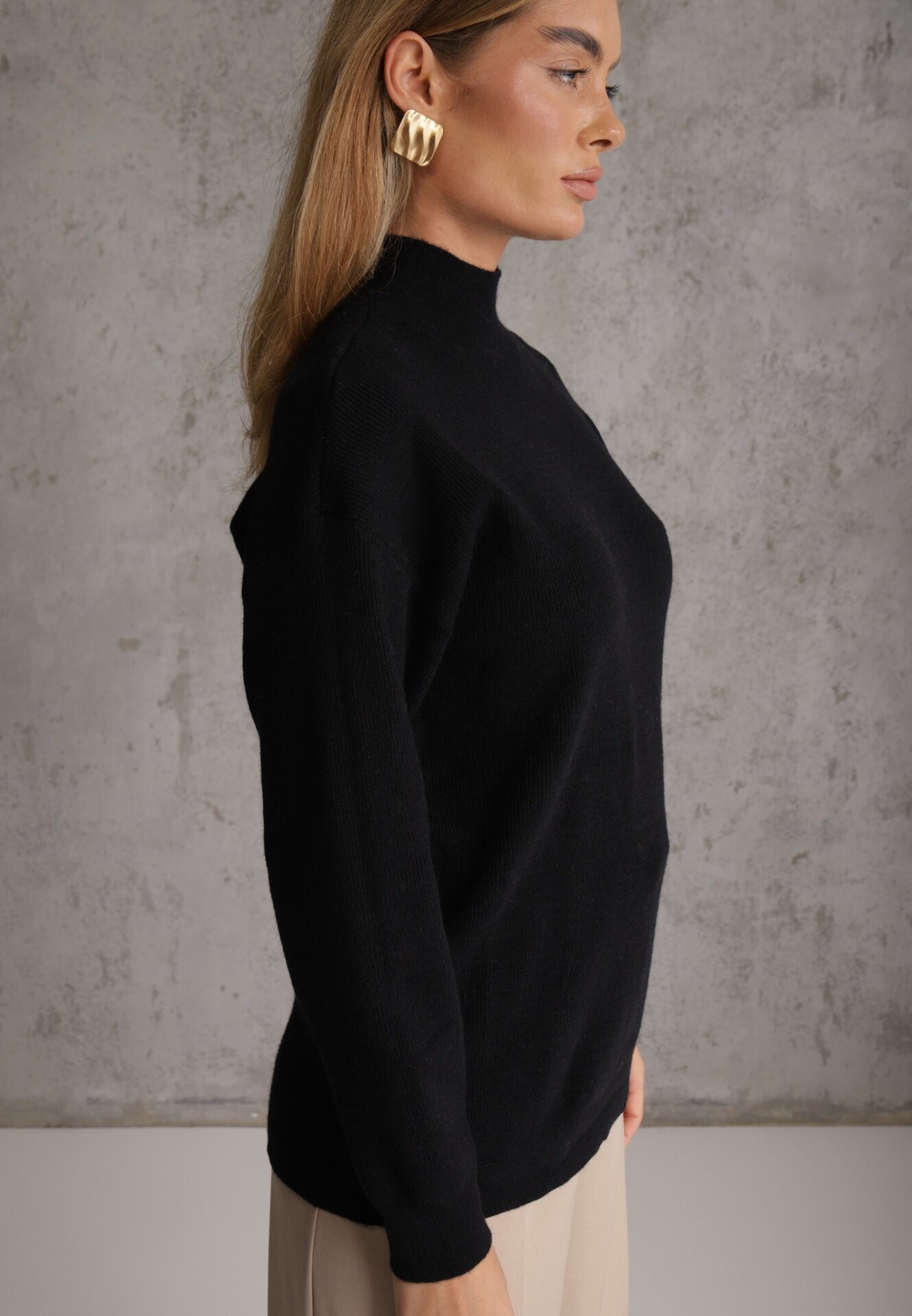 glo-story Cu guler înalt minimalist cu textură ribată Larim Negru
