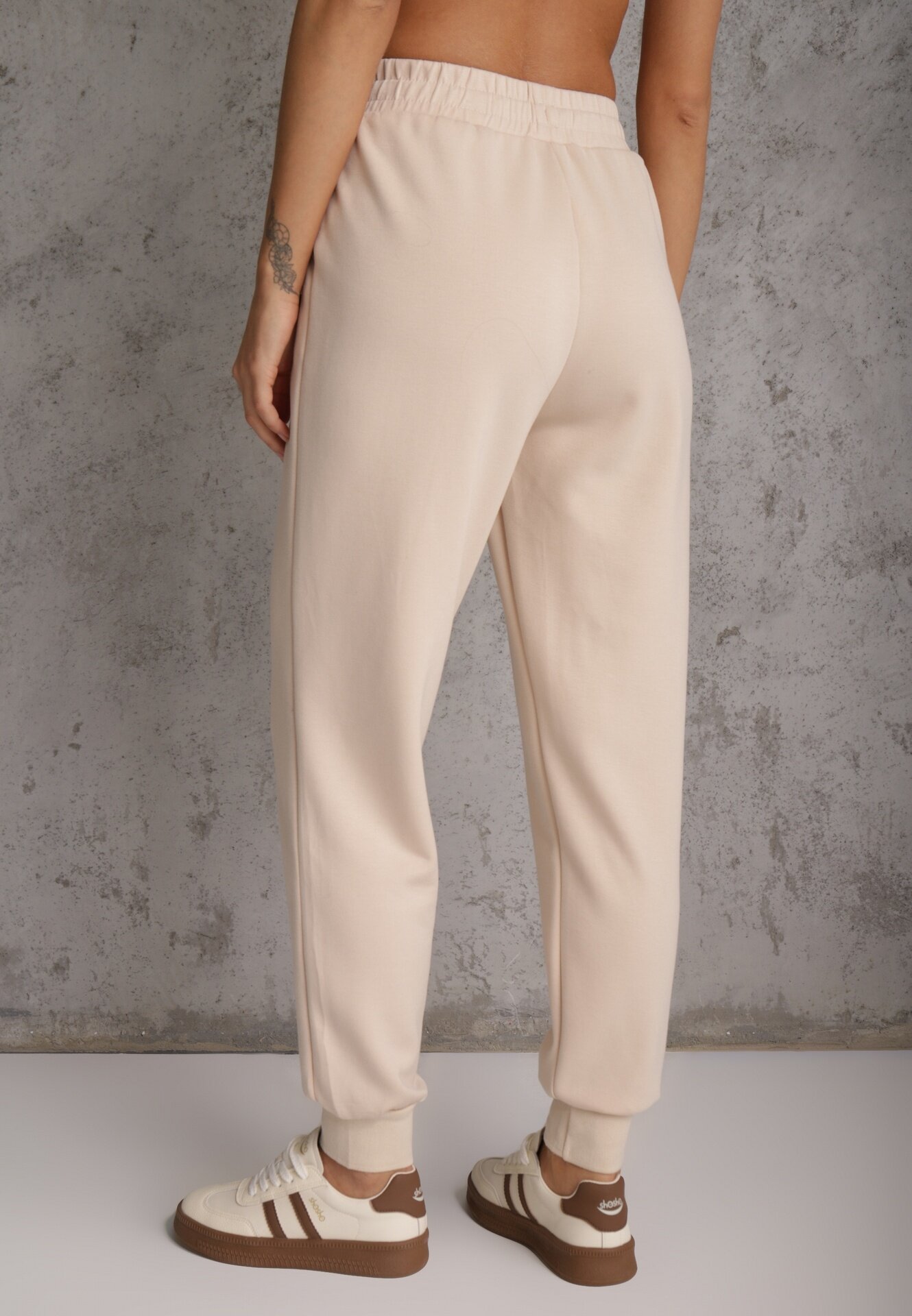 glo-story Pantaloni Isirona Bej