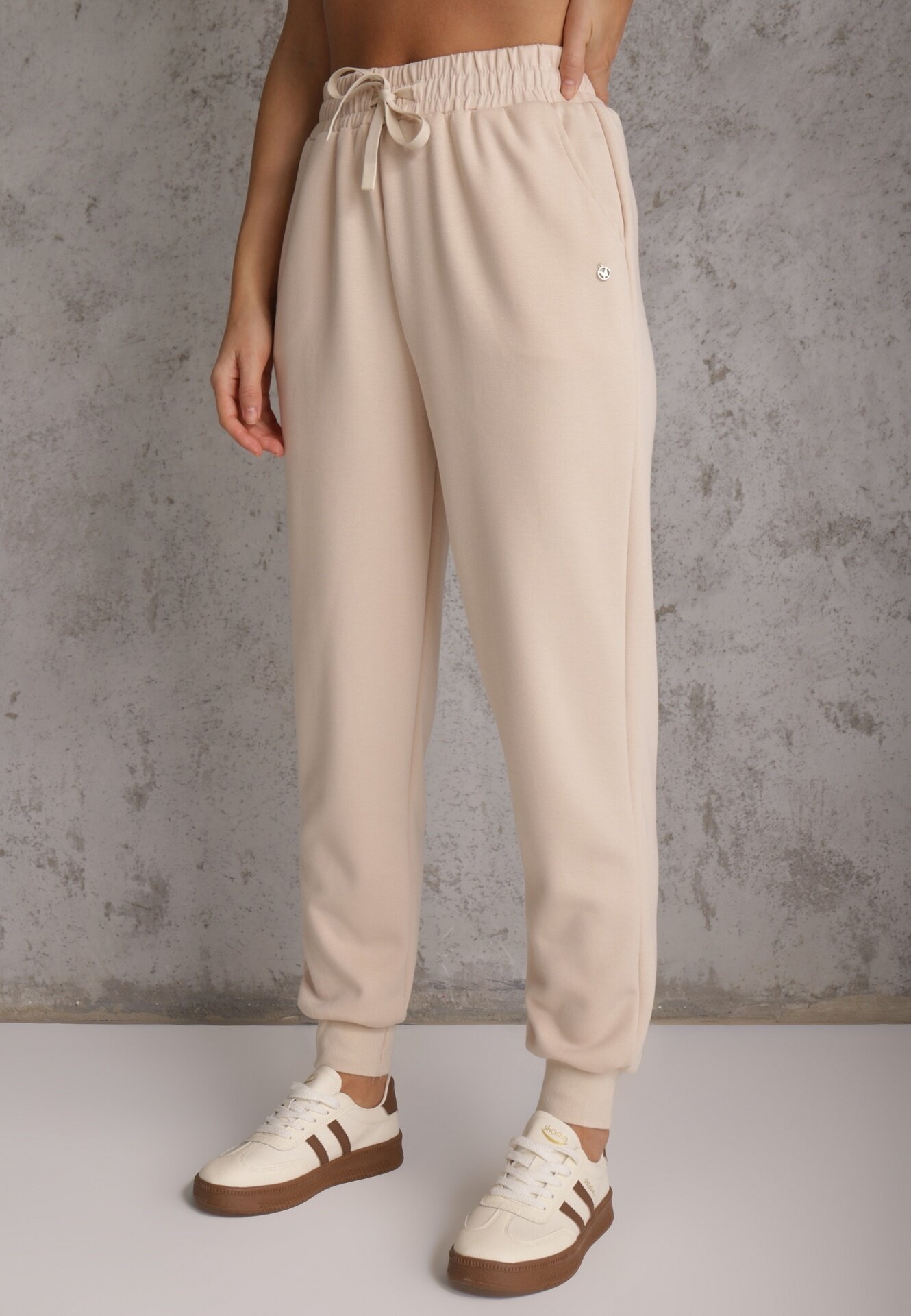 glo-story Pantaloni Isirona Bej