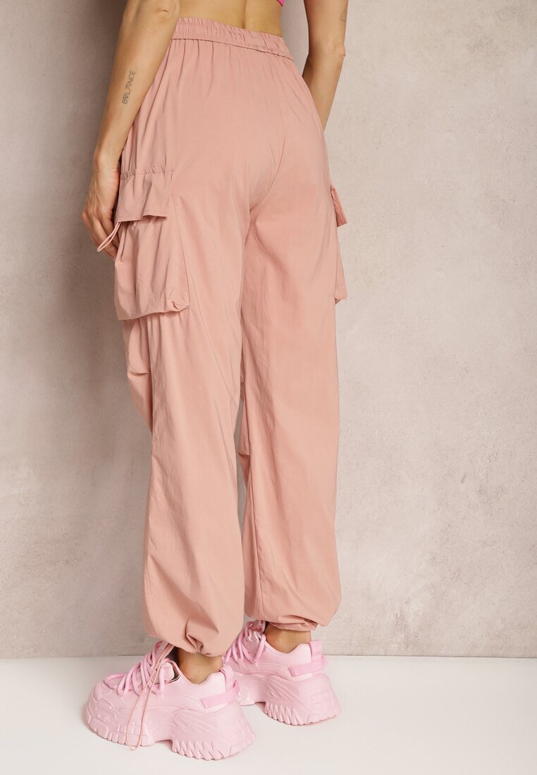 h&s Pantaloni cargo roz deschis cu manșete și elastic în talie cu buzunare laterale Laverina