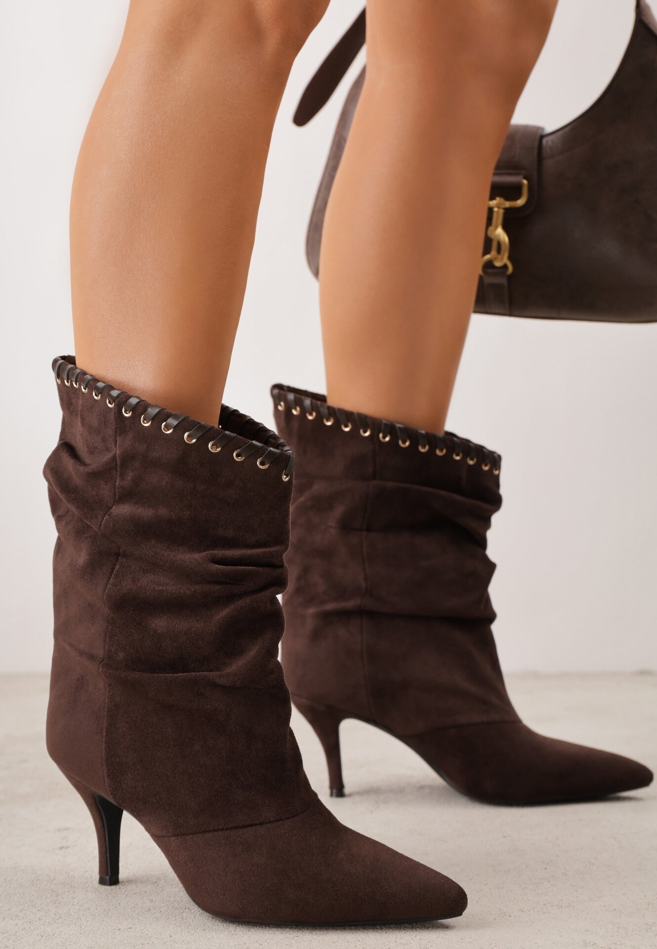ideal Botine Slouchy cu toc stiletto din imitație de piele întoarsă cu ochiuri metalice decorative Tallie Maro