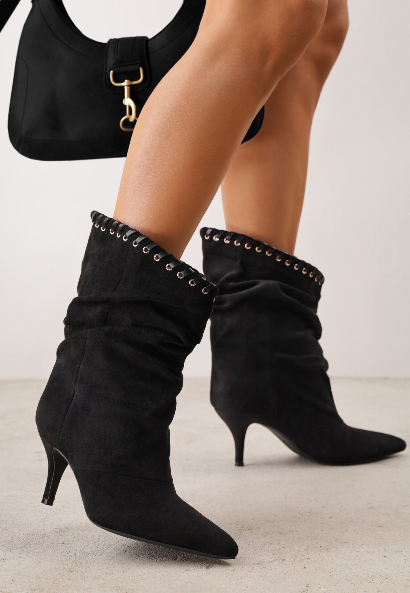 ideal Botine Slouchy cu toc stiletto din imitație de piele întoarsă cu ochiuri metalice decorative Tallie Negre