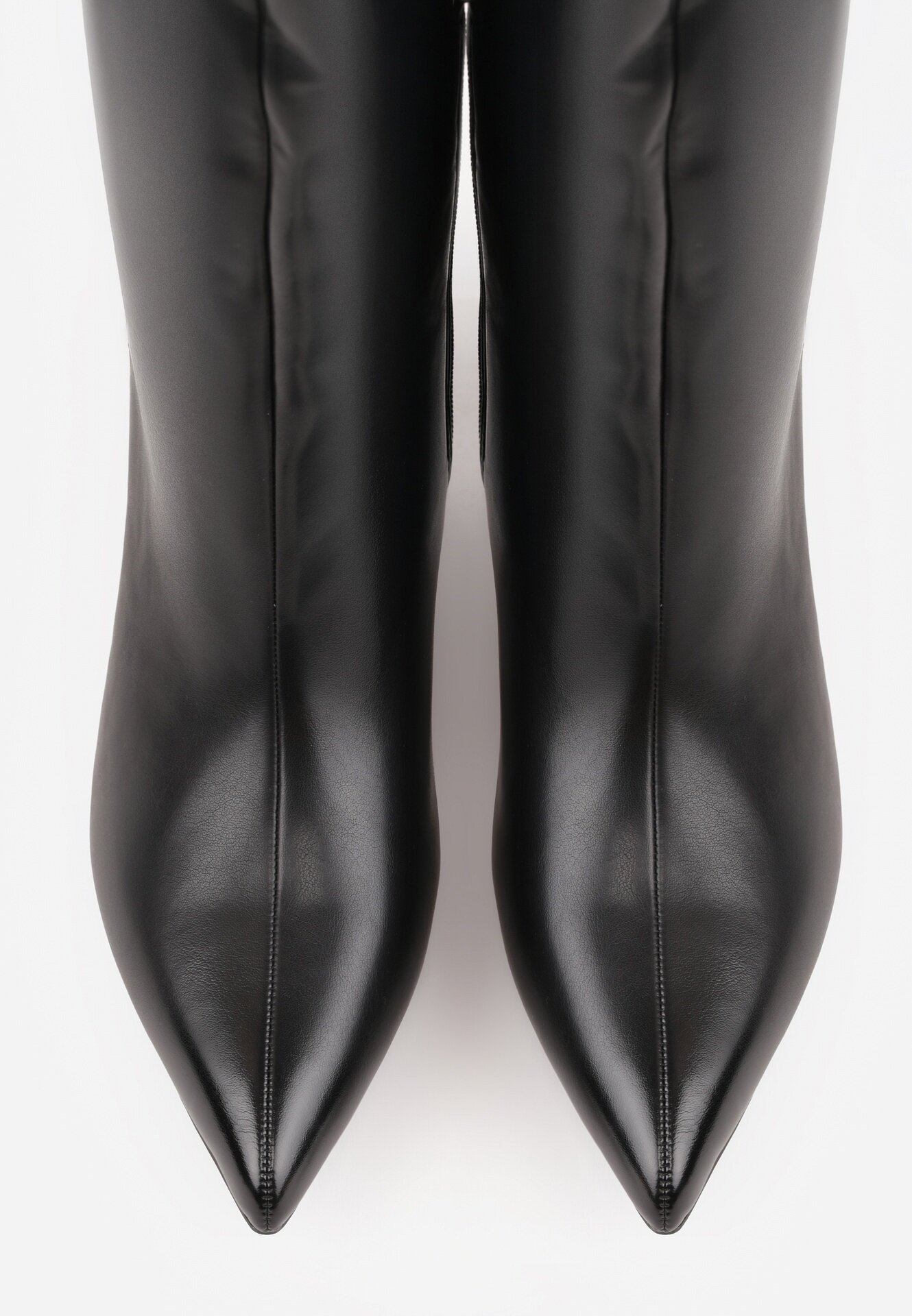 ideal Cizme simple pe toc mic cu vârf ascuțit în stil elegant Chasho Negre