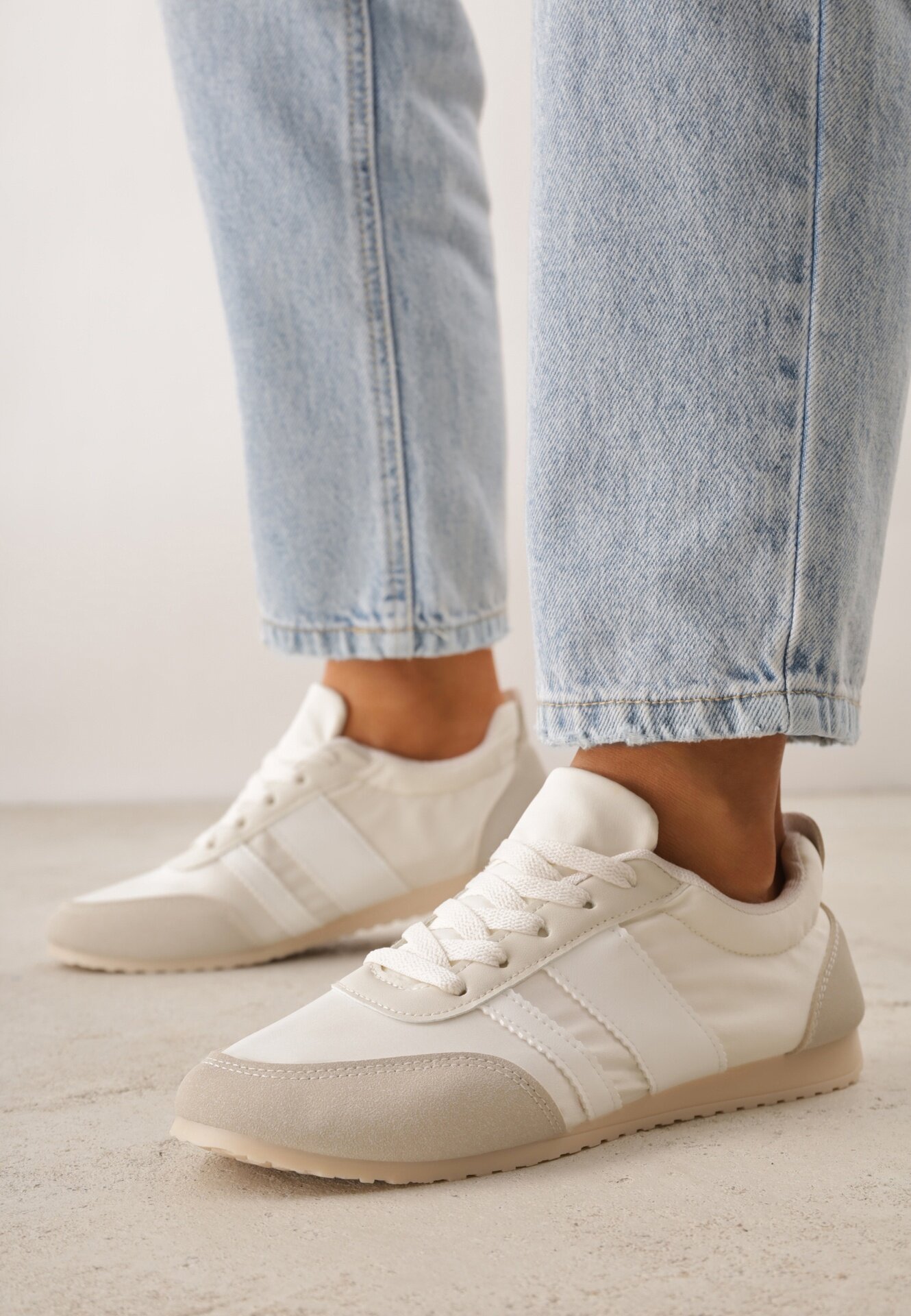 ideal Sneakers Bej în Stil Tenisi Clasici cu Încrețitură la Spate Aiglise
