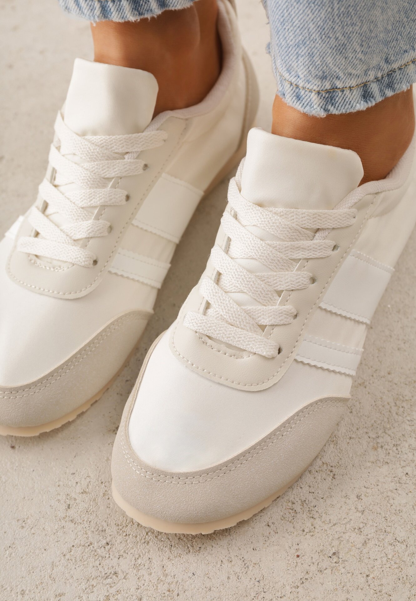 ideal Sneakers Bej în Stil Tenisi Clasici cu Încrețitură la Spate Aiglise
