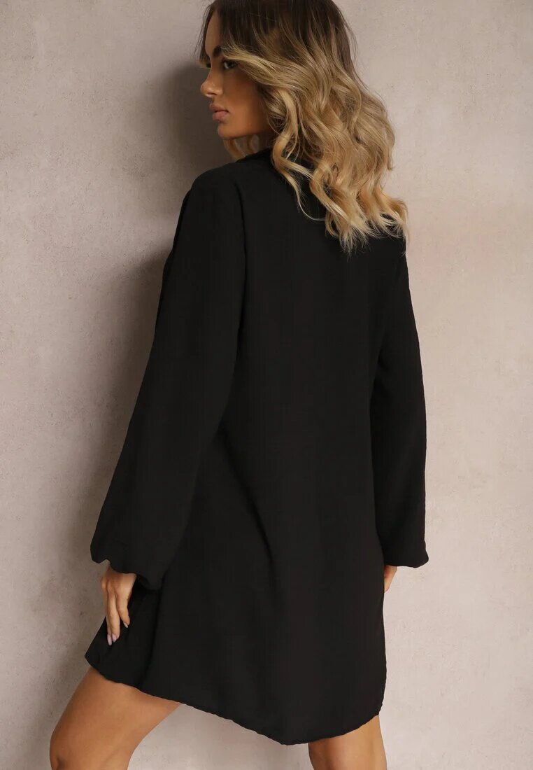 j studio Rochie neagră tip cutie oversize decorată cu nasturi Eudoratte