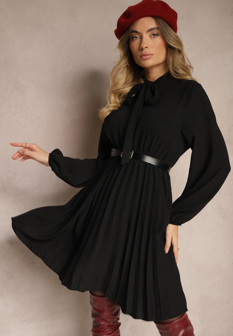 j studio Rochie Plisată Neagră cu croială elegantă cu legătură la decolteu și elastic în talie Belorinda