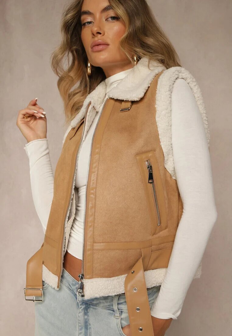 j.style Vestă bej în stil Rock cu blană artificială tip miel și cataramă Tiofira