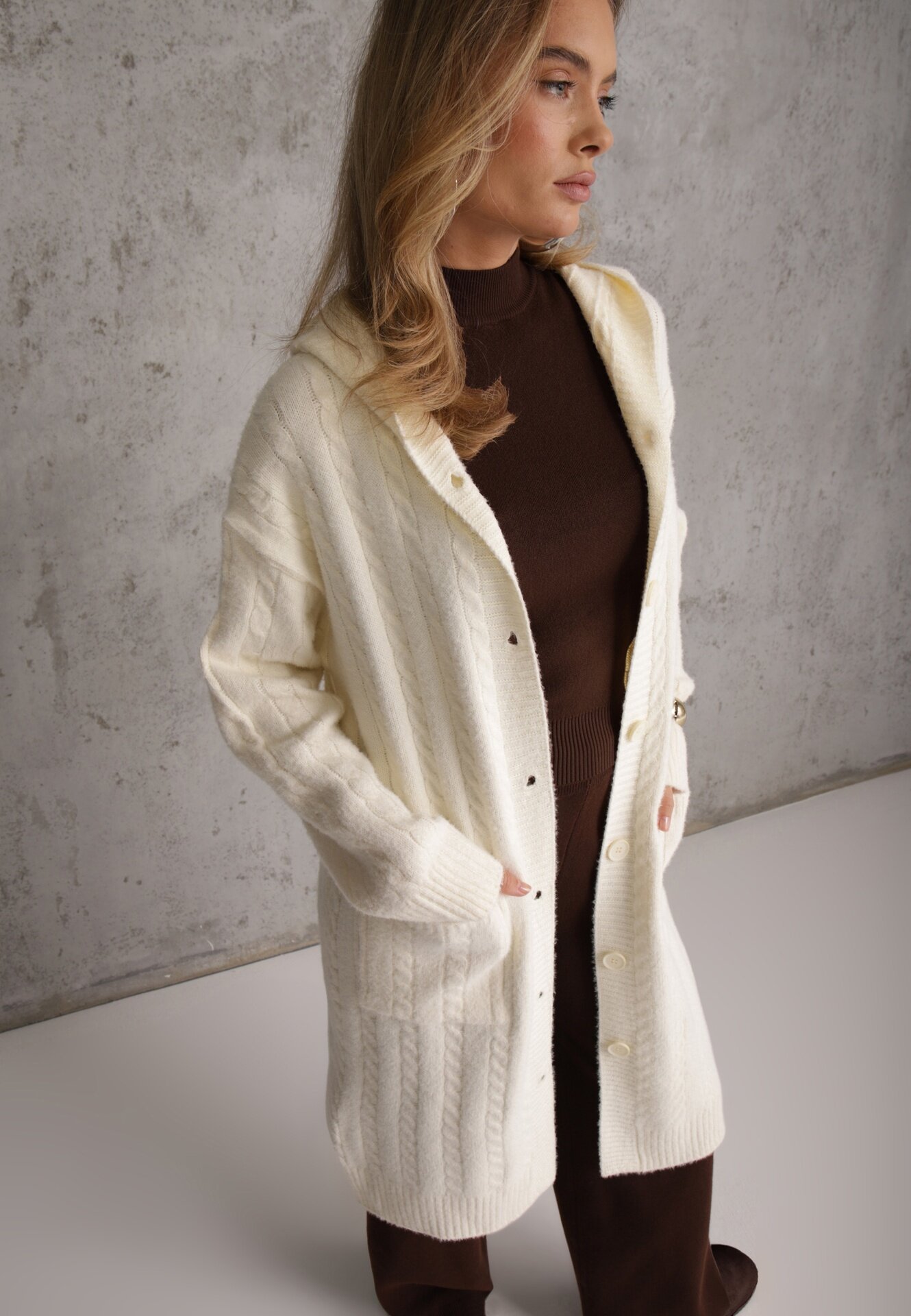 j&x Cardigan cu lână și bumbac lungă cu glugă cu nasturi și model împletit Nahili Bej deschis