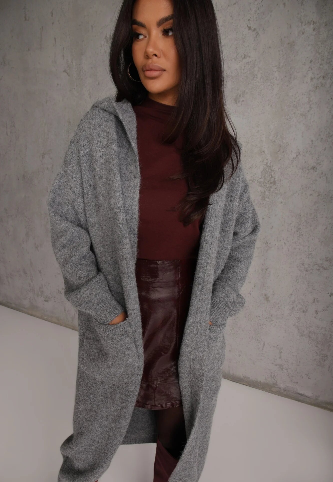 j&x Cardigan maxi neîncheiat cu lână cu glugă și broșă cu lanț Minvelda Gri
