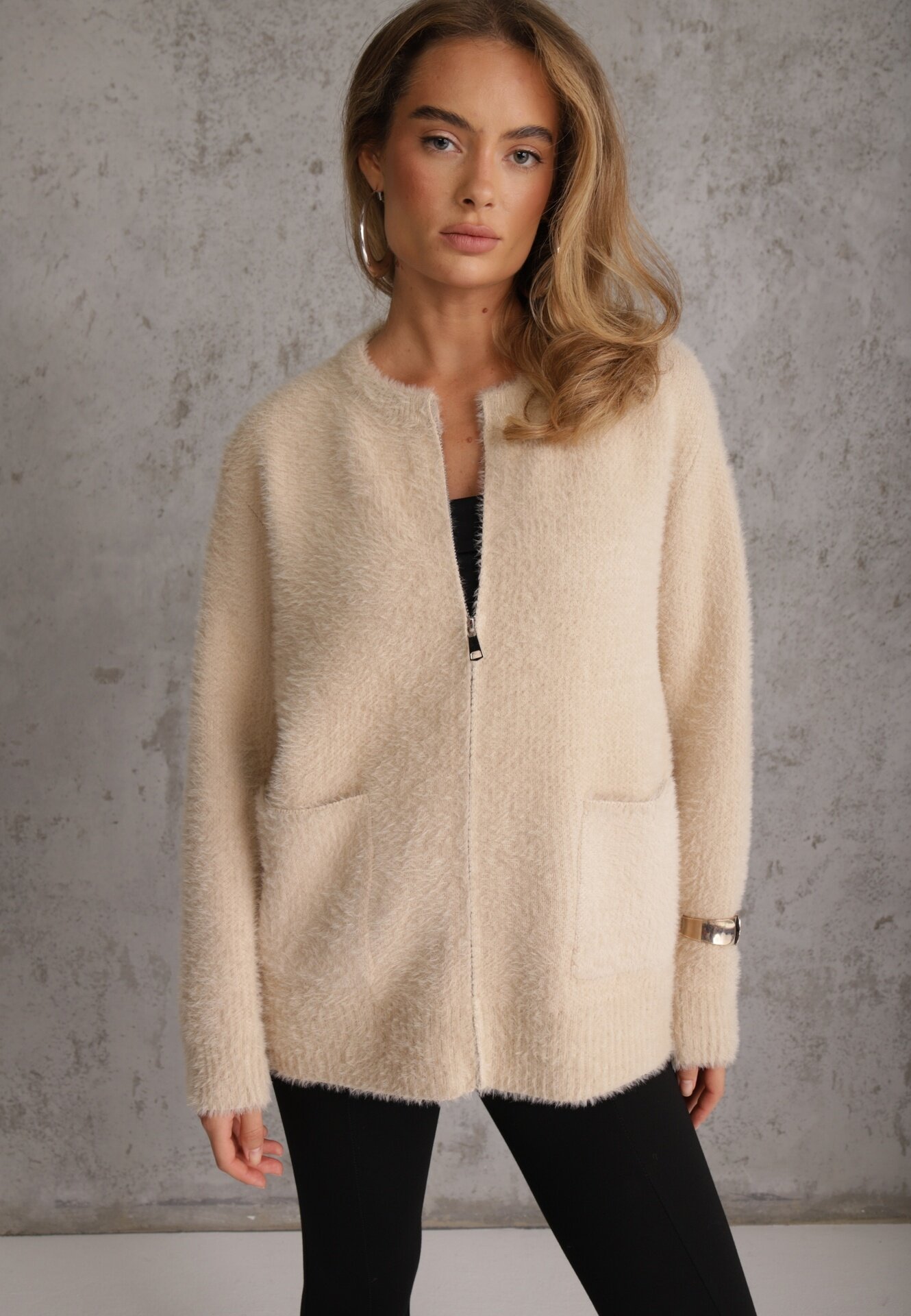 j&x Cardigan pufos cu fermoar din tricot cu efect fluffy lână și bumbac Selimena Bej