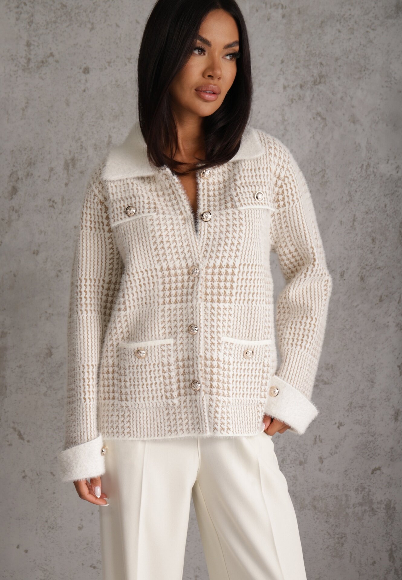 j&x Cardigan tweed cu lână cu nasturi bijuterie și buzunare cu clapă Alveme Bej deschis