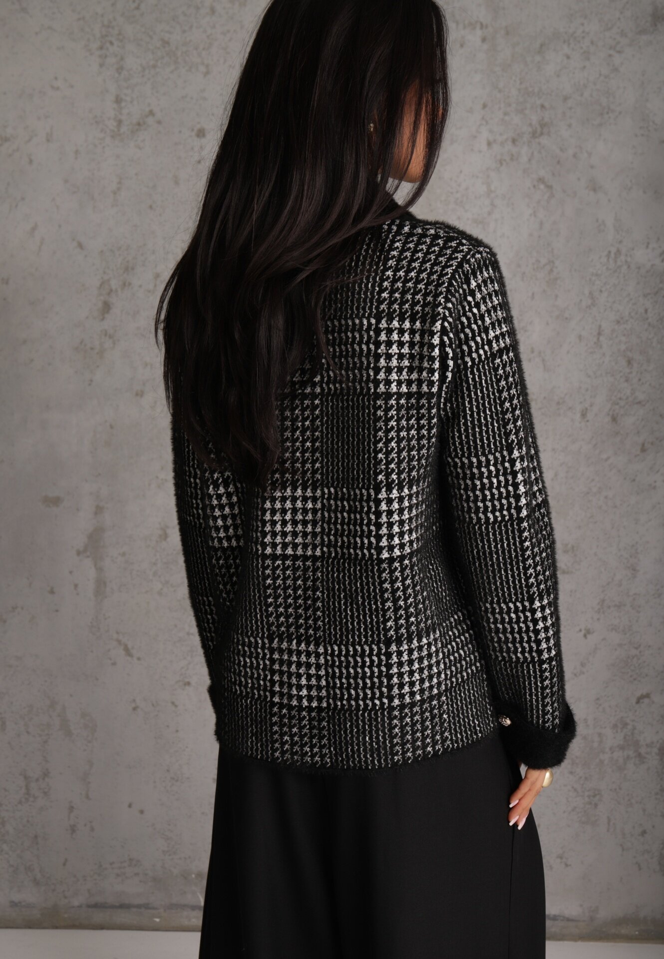 j&x Cardigan tweed cu lână cu nasturi bijuterie și buzunare cu clapă Alveme Negru
