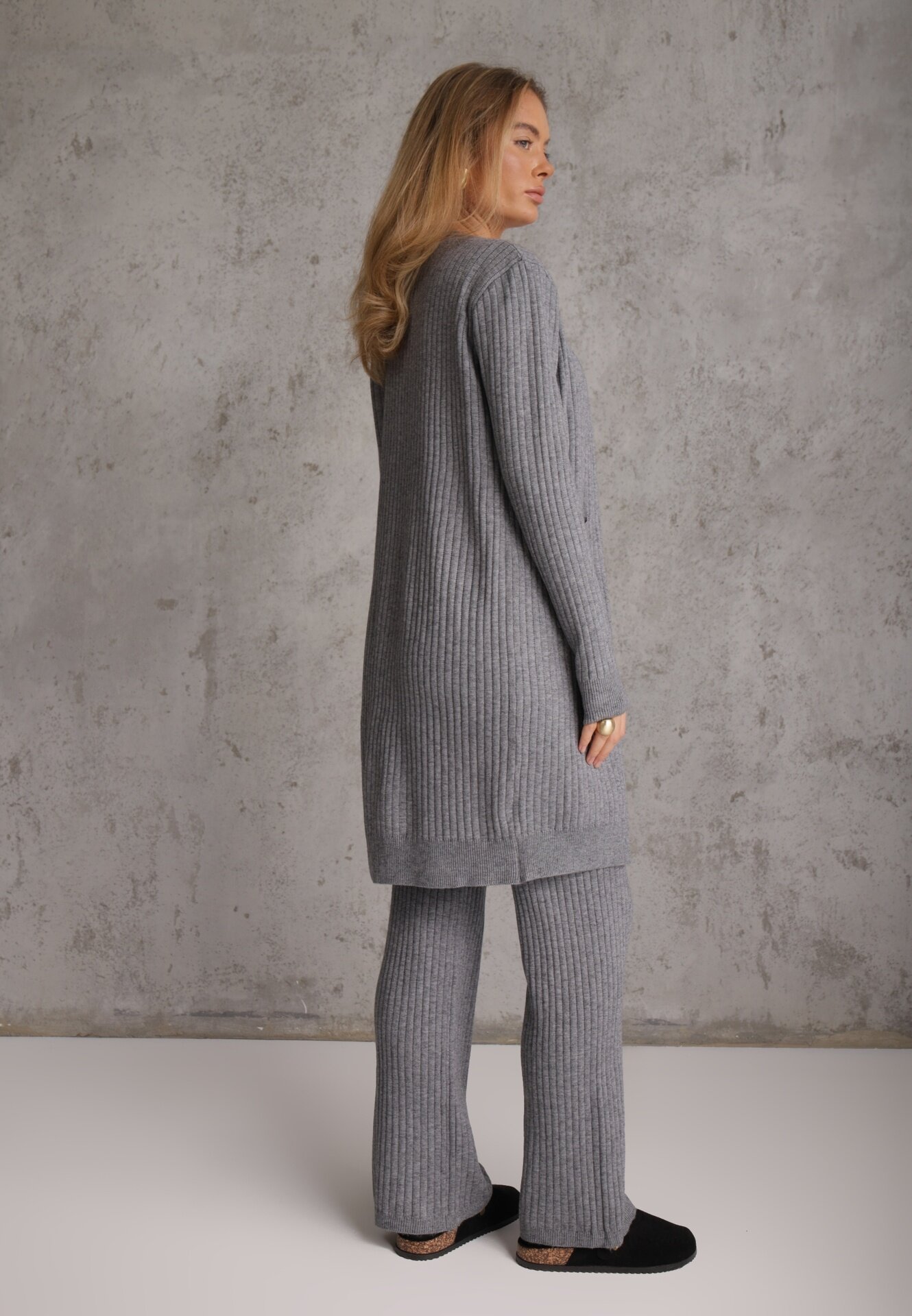 j&x Compleu din 3 piese din tricot cu bumbac: vestă cardigan și pantaloni Nordelia Gri