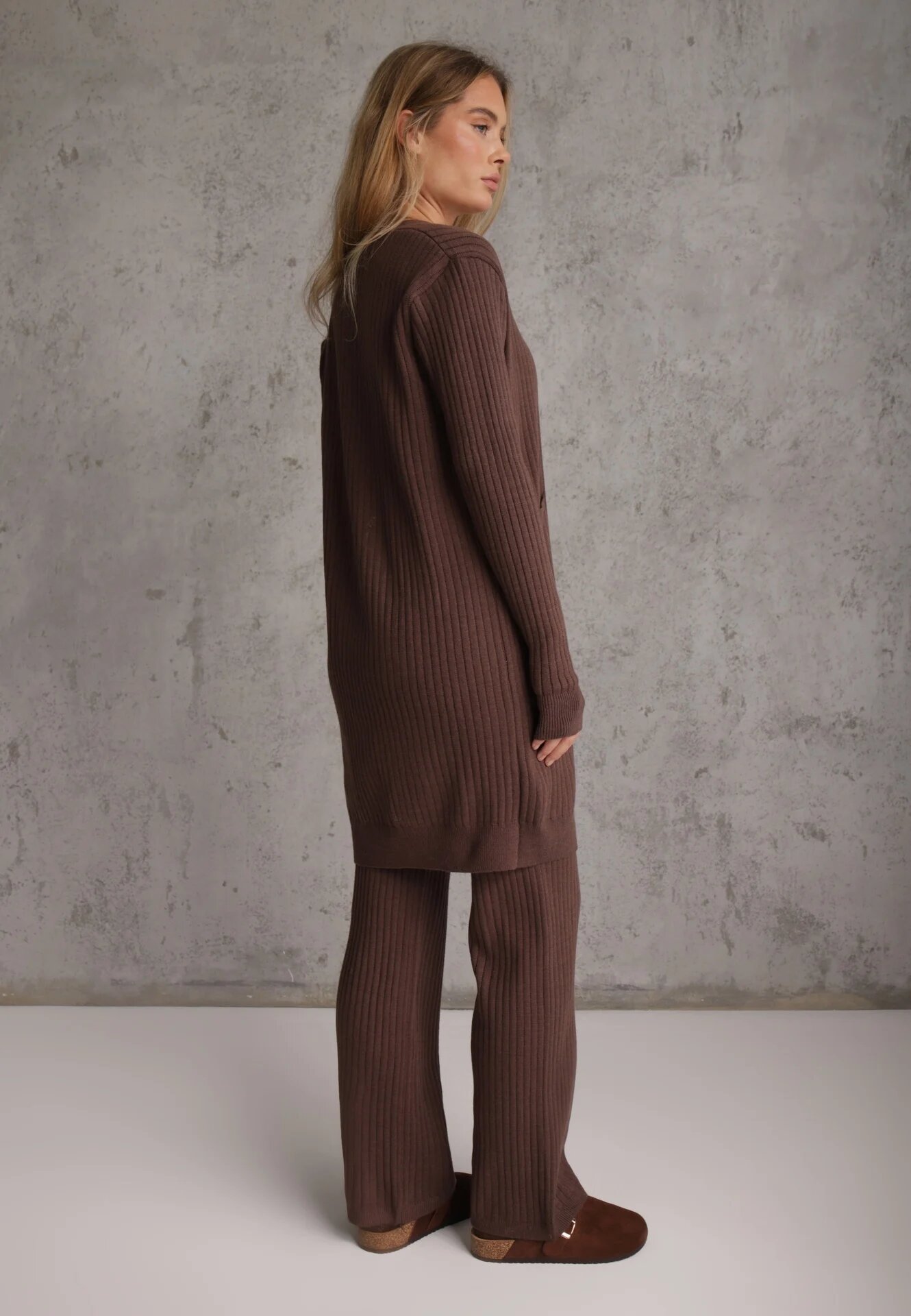 j&x Compleu din 3 piese din tricot cu bumbac: vestă cardigan și pantaloni Nordelia Maro