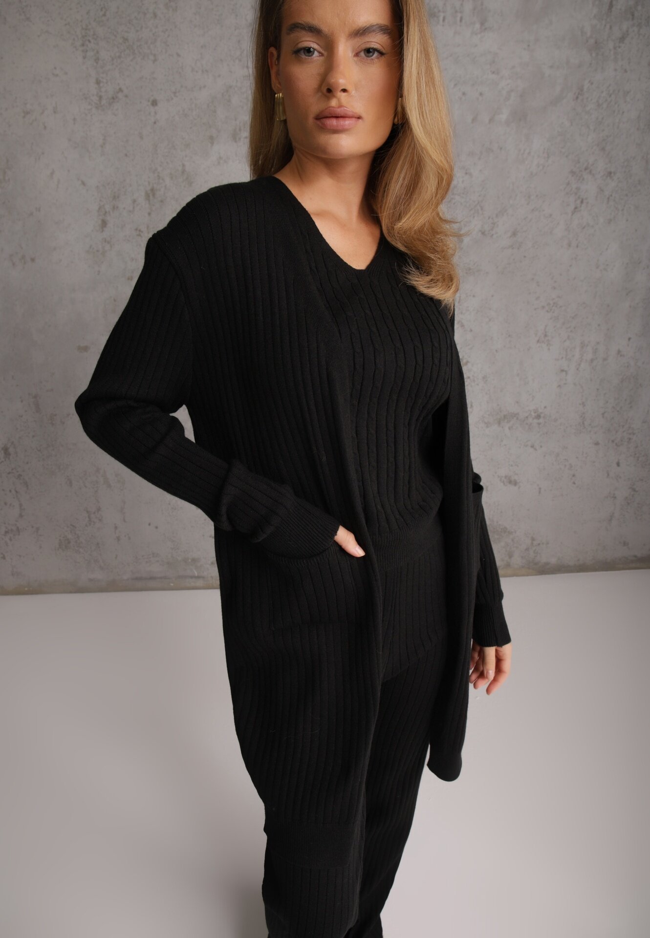 j&x Compleu din 3 piese din tricot cu bumbac: vestă cardigan și pantaloni Nordelia Negru