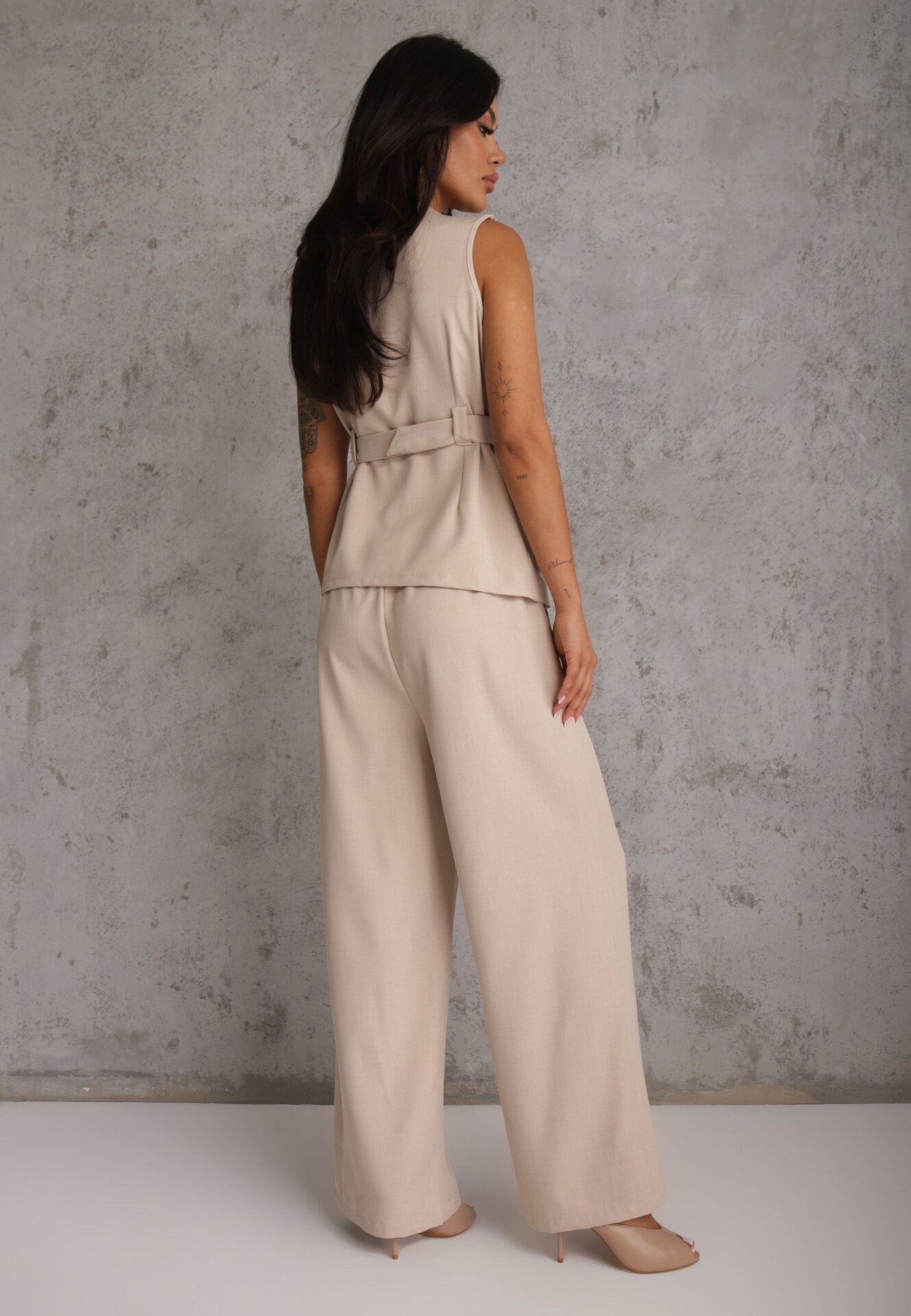j&x Compleu Tip Costum Bej cu Bumbac Pantaloni Wide Leg și Vestă Utility Aloane