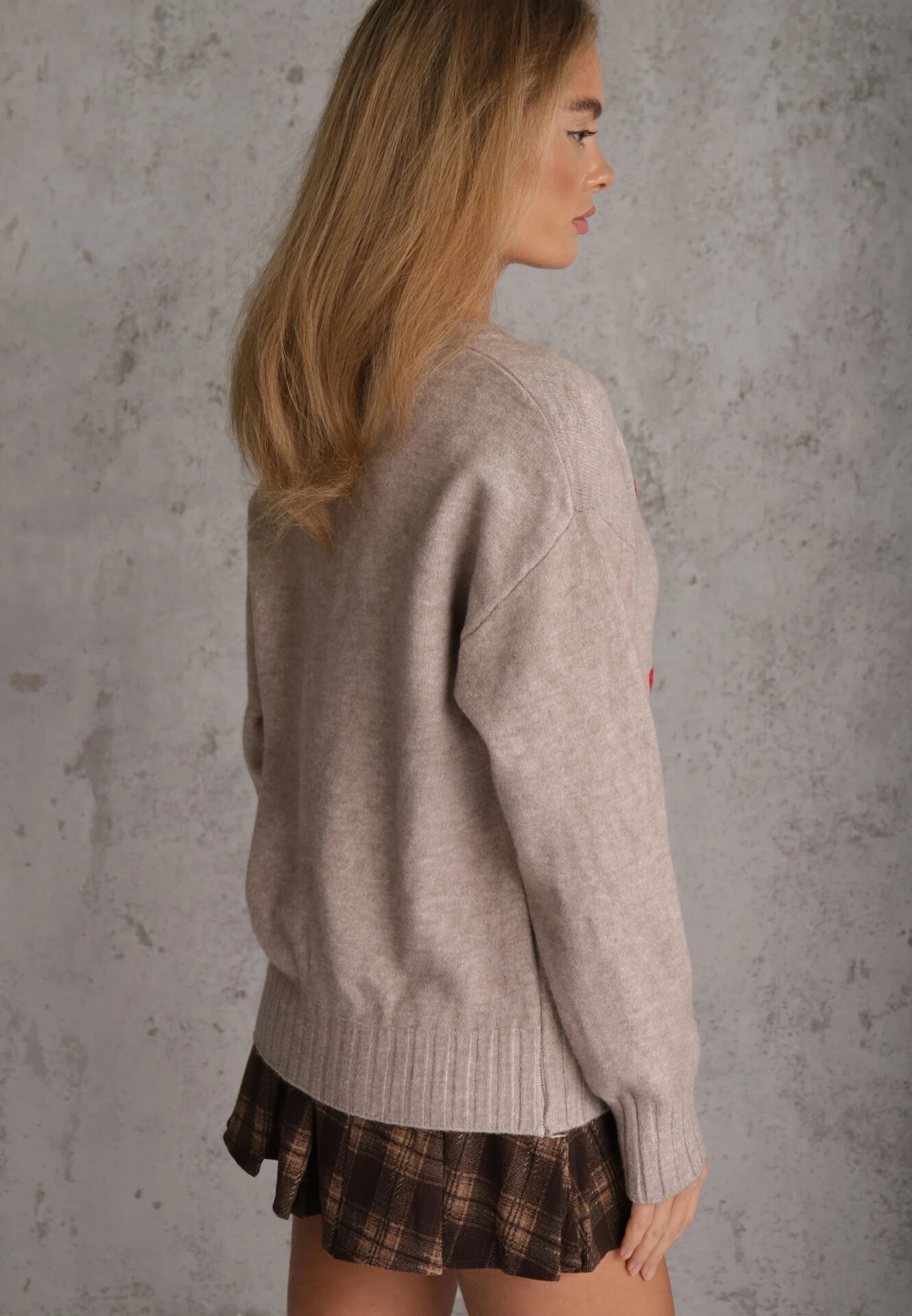 j&x Pulover casual cu lână și bumbac cu broderii de inimioare în față Veroni Bej