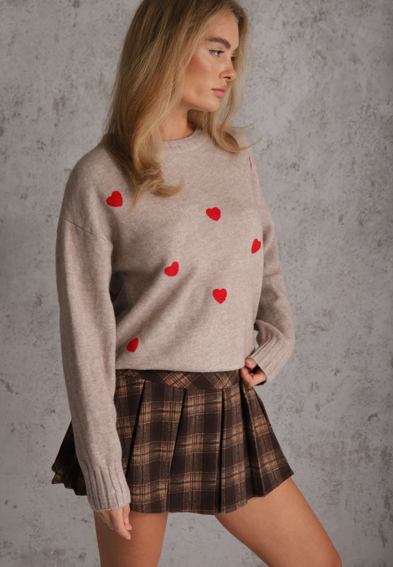 j&x Pulover casual cu lână și bumbac cu broderii de inimioare în față Veroni Bej